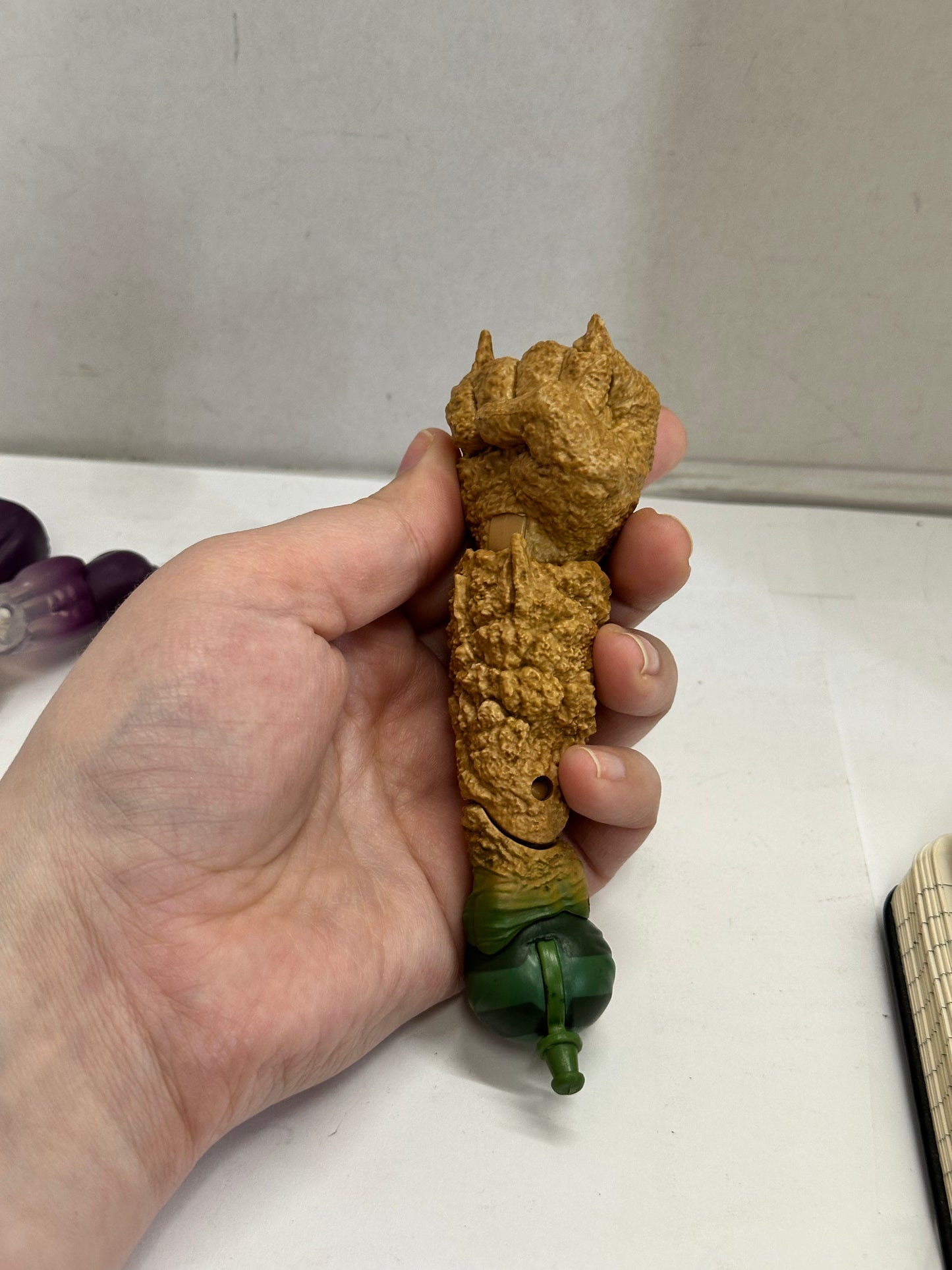 Marvel Legends Super Skrull BAF Right Arms & Left Leg