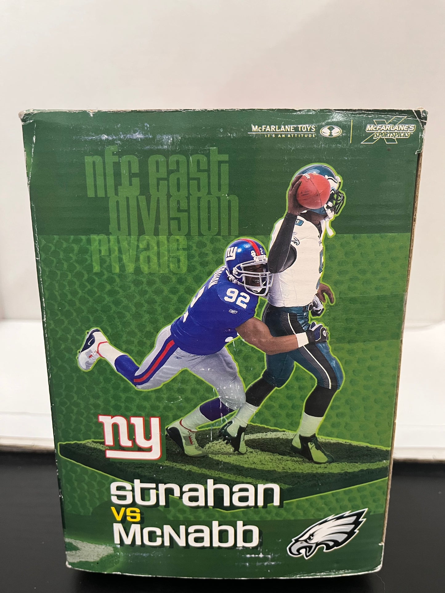 2004 Michael Strahan vs Donovan McNabb McFarlane SportsPicks NFL Deluxe Two-Pack