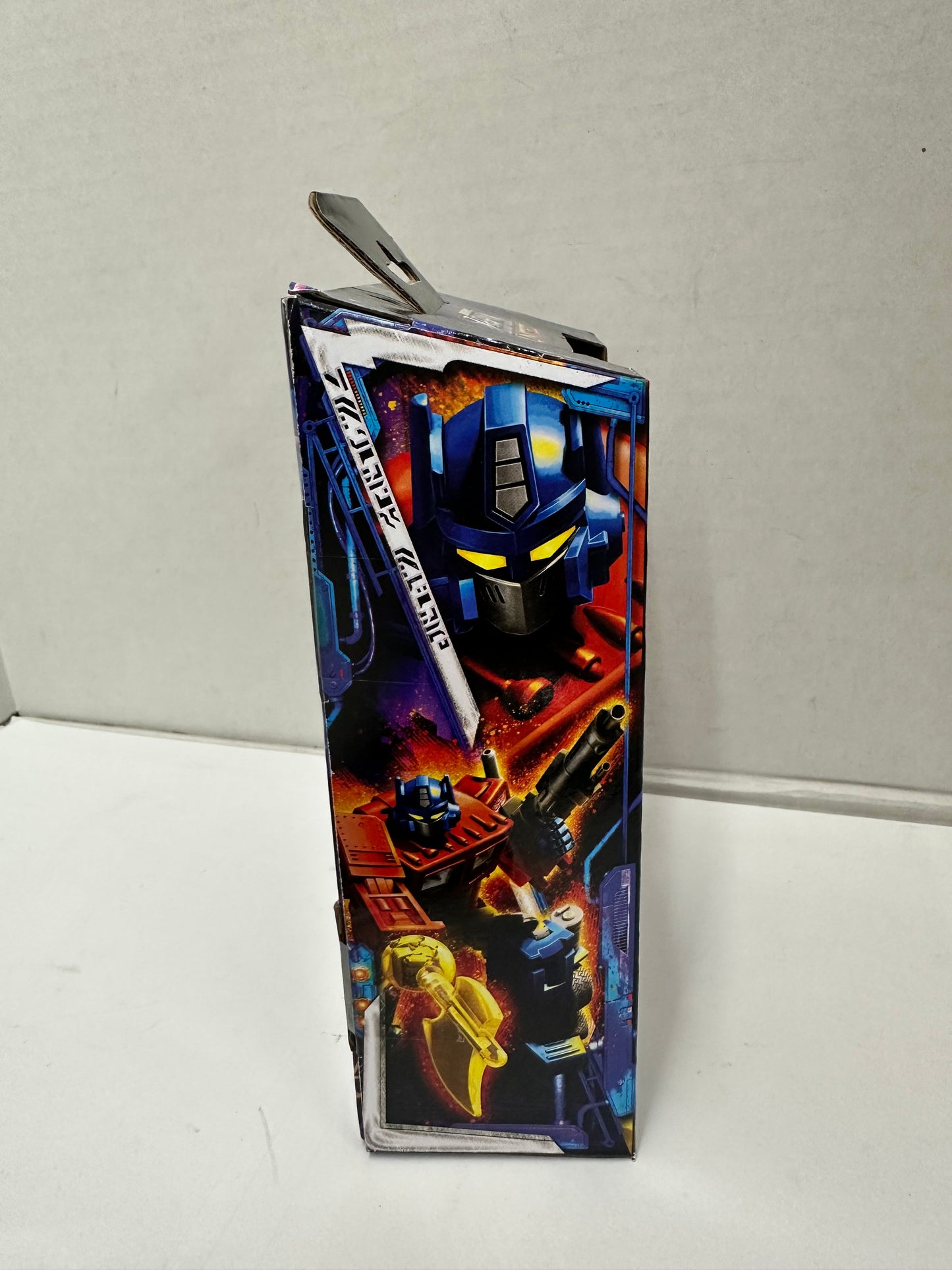 Transformers Legacy G1 Universe Optimus Prime Deluxe Class