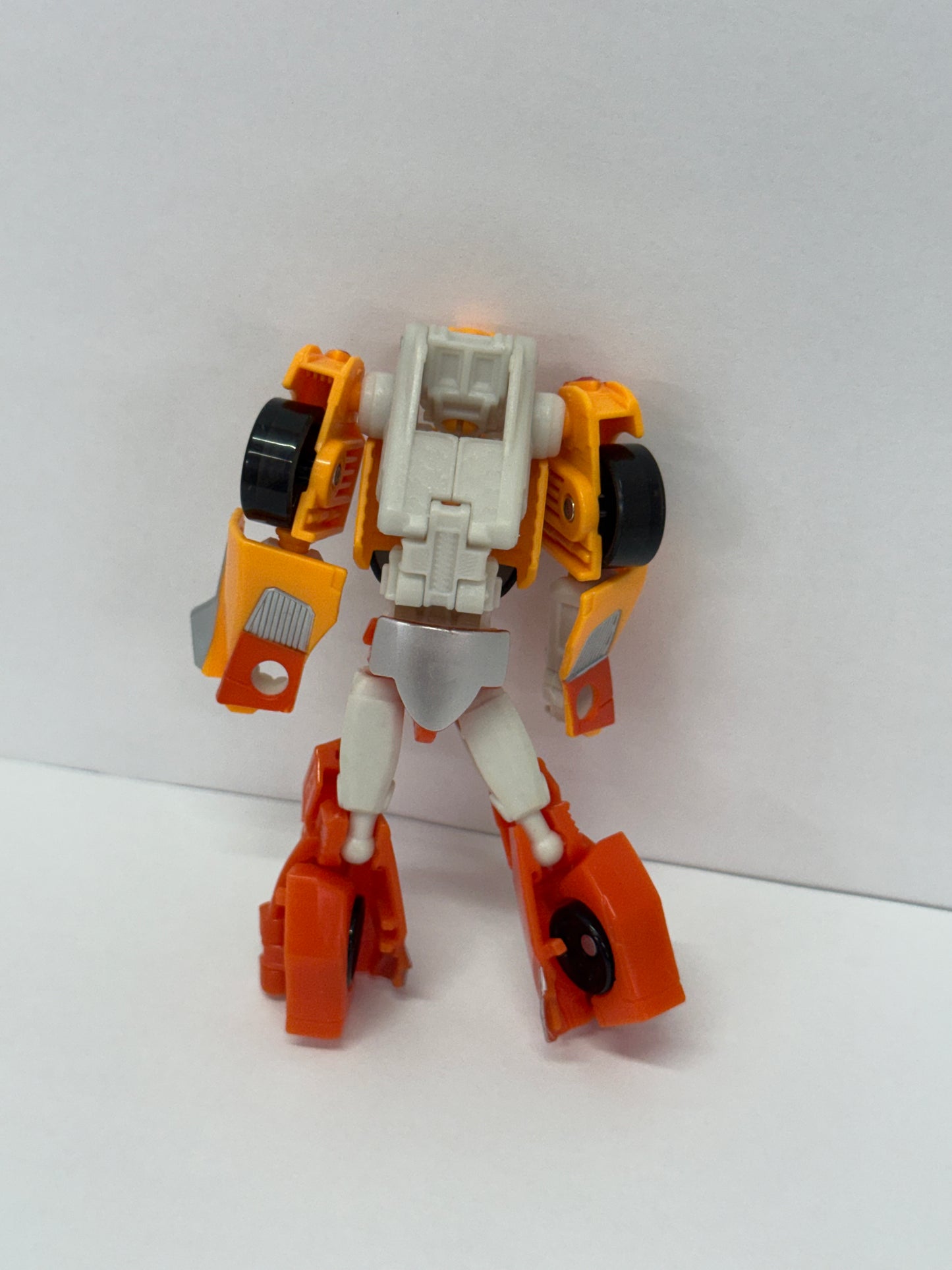 Autobot Wheelie Complete Legends Generations - Titans Return Transformers #2