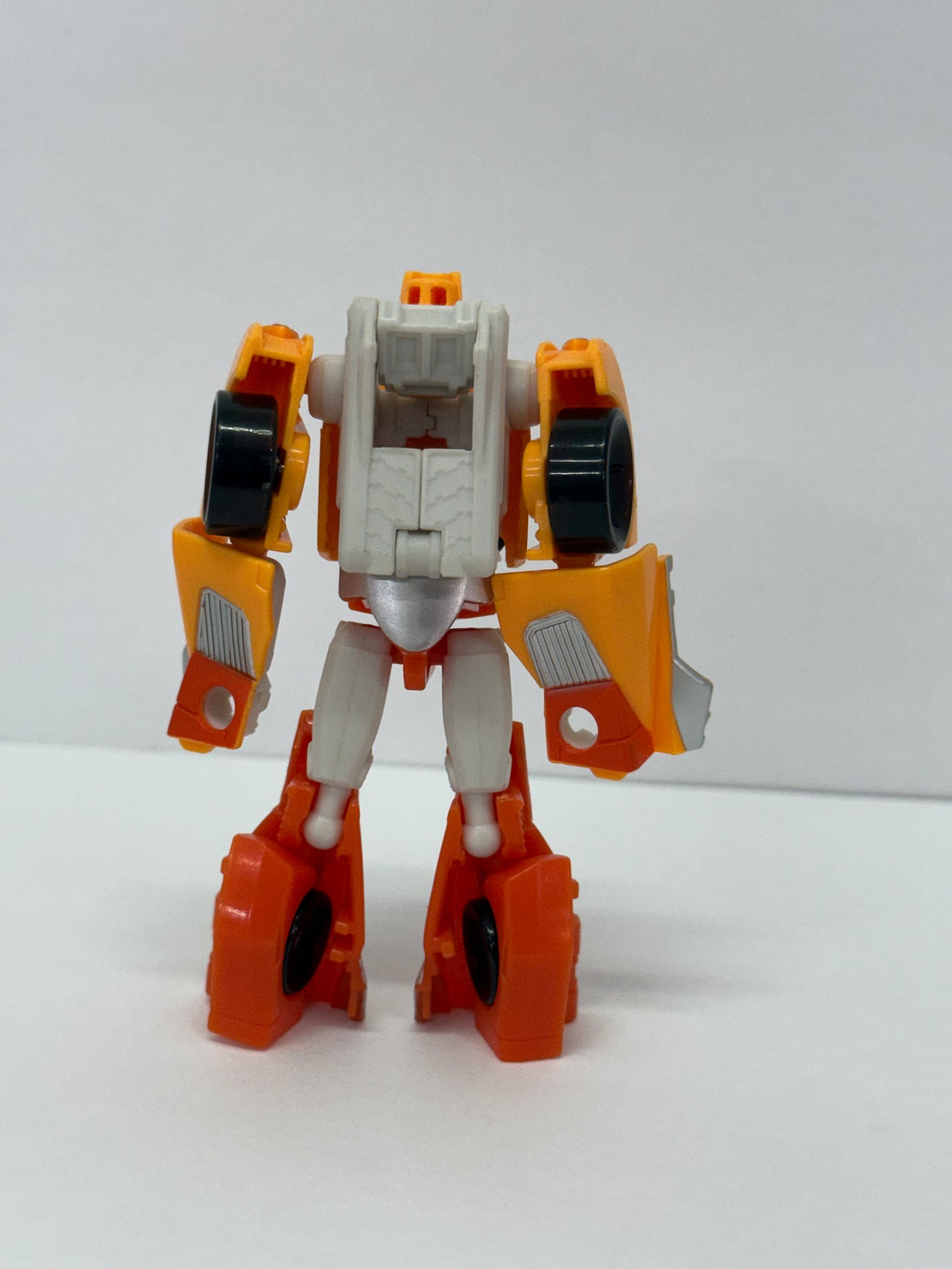 Autobot Wheelie Complete Legends Generations - Titans Return Transformers #3