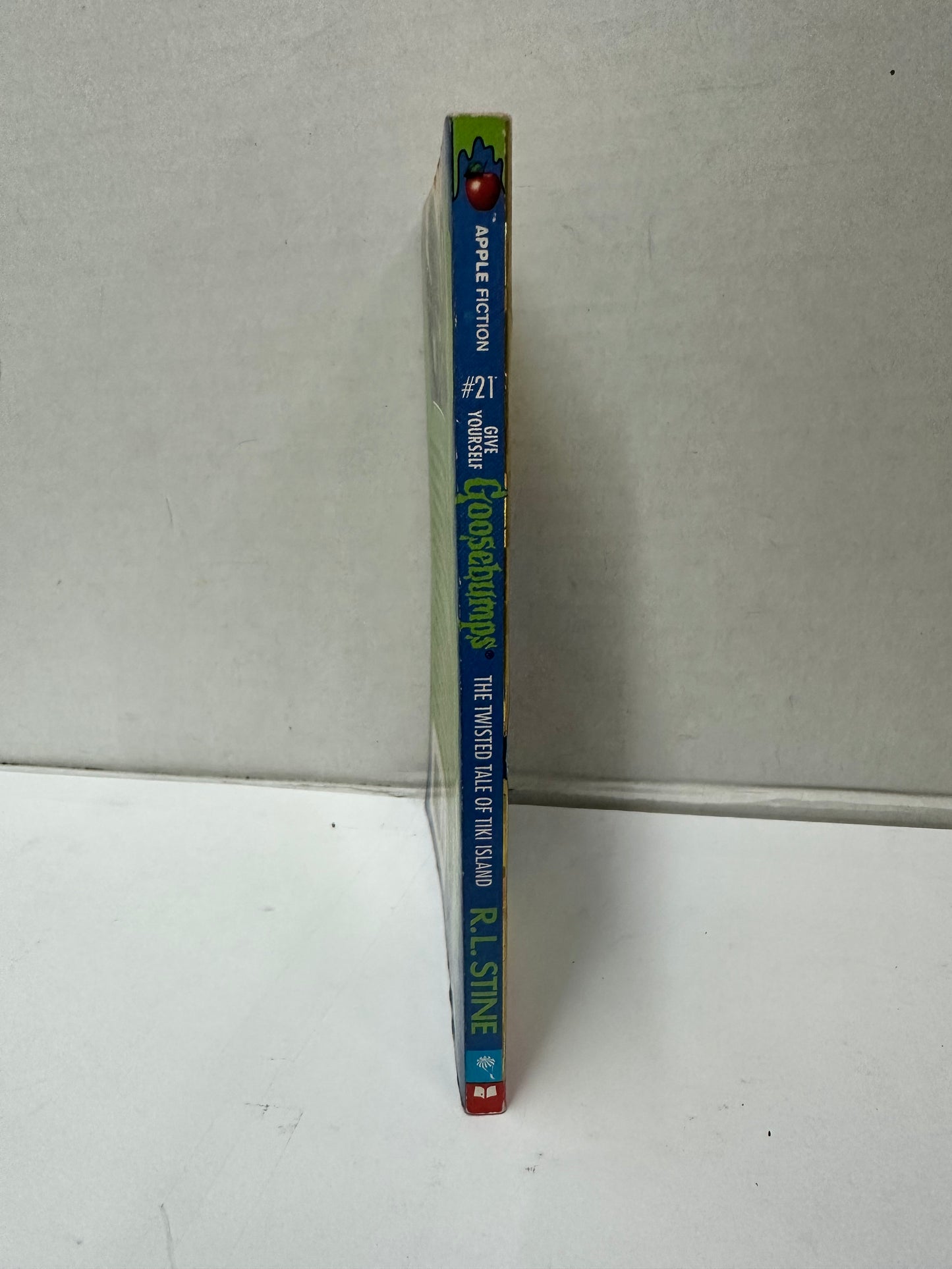 The Twisted Tale of Tiki Island, Paperback, by Stine R. L. - Acceptable