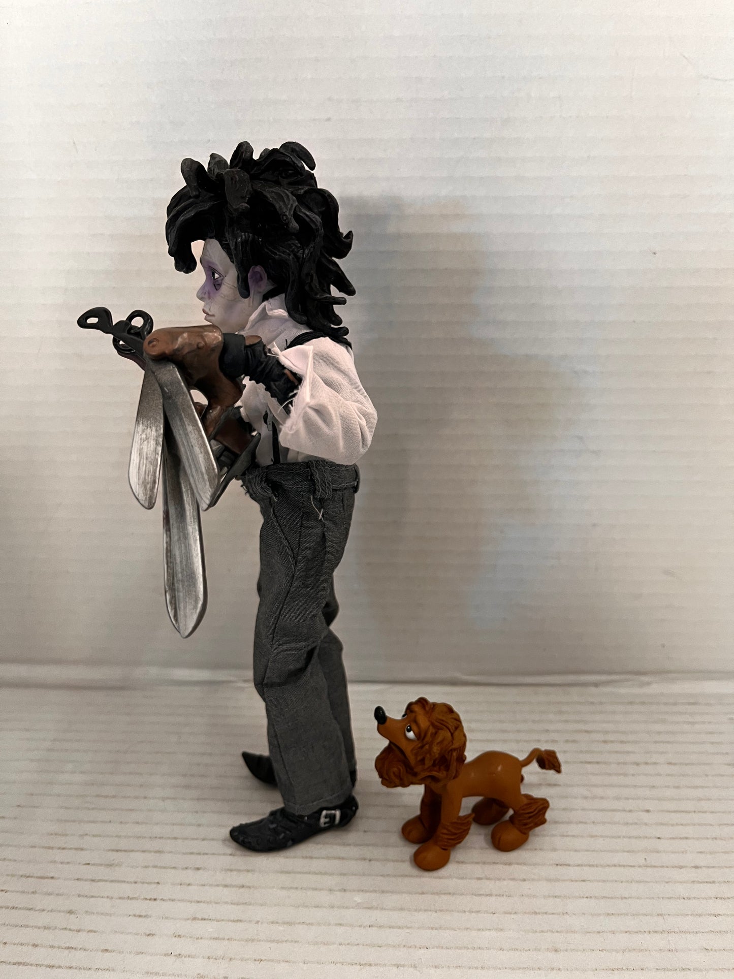 2005 Mezco Edward Scissorhands Figure White Shirt