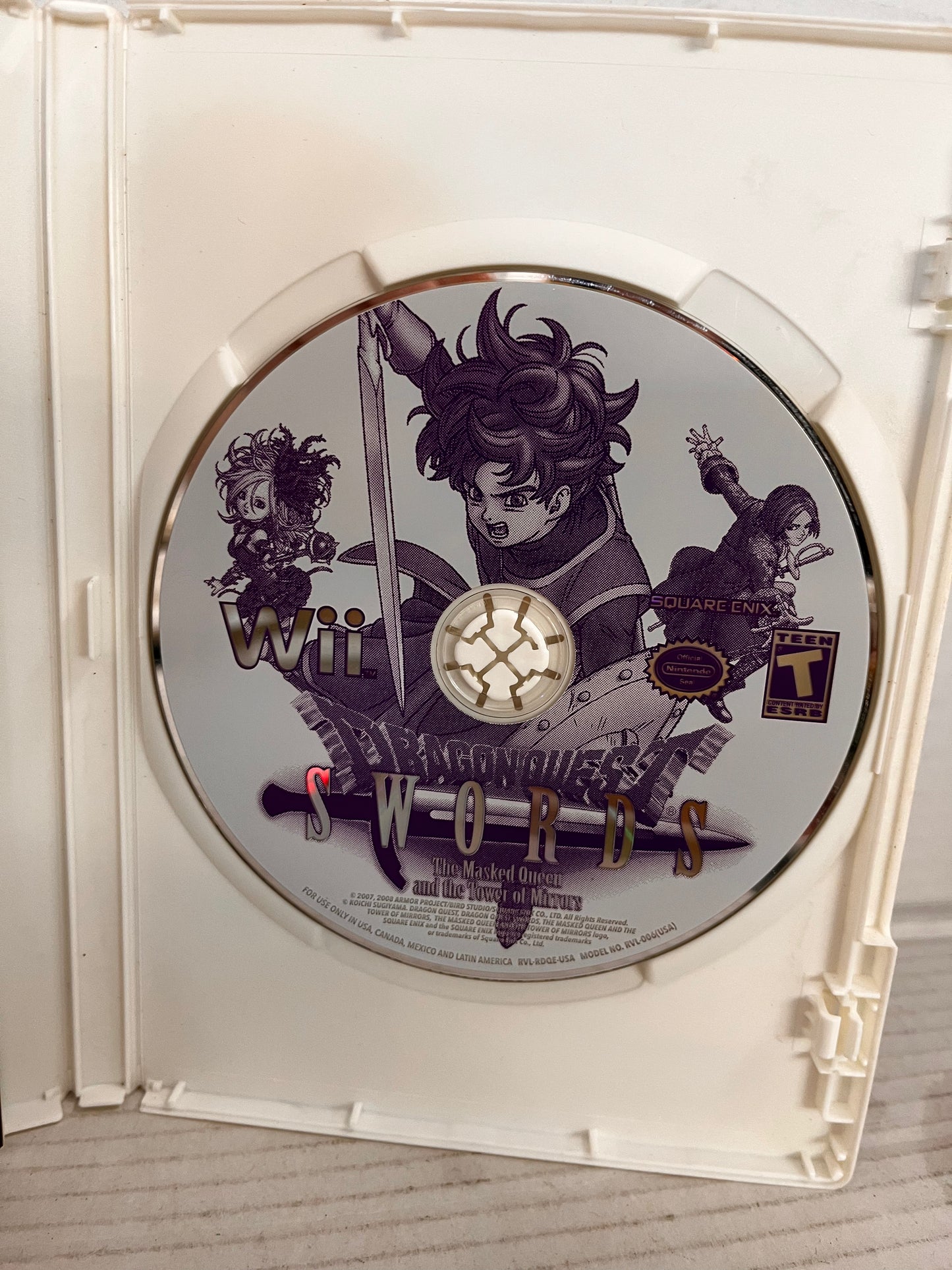 Dragon Quest Swords: The Masked Queen Nintendo Wii CIB w. Manual