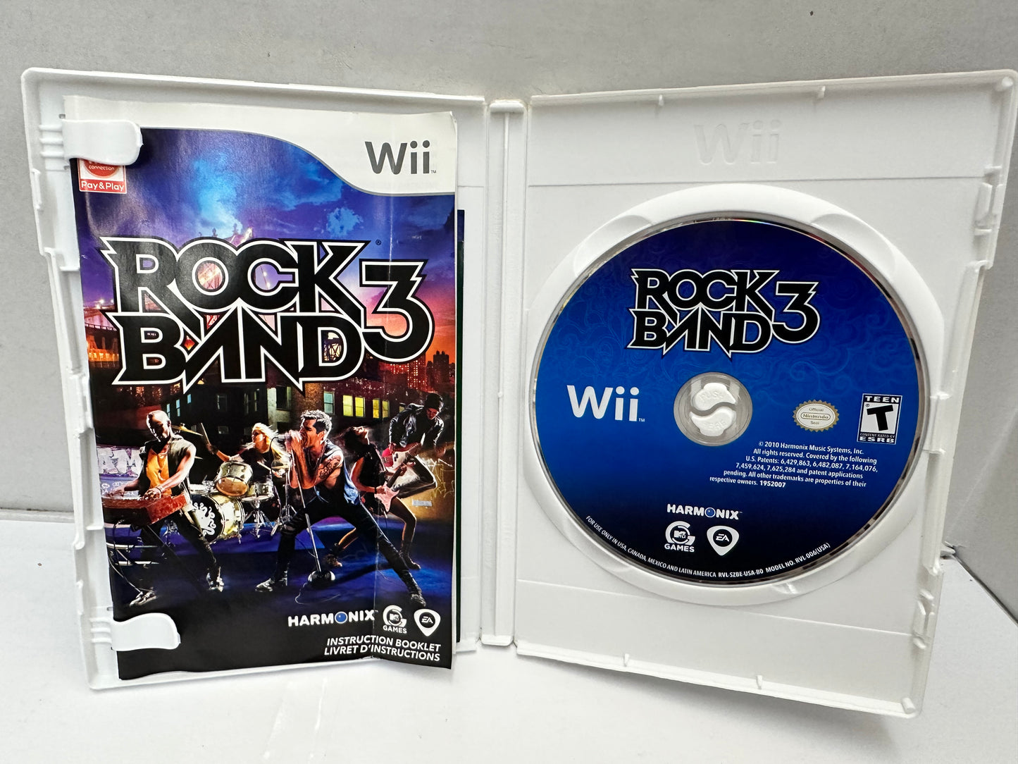 Rock Band 3 (Nintendo Wii, 2010) Complete CIB with Manual.