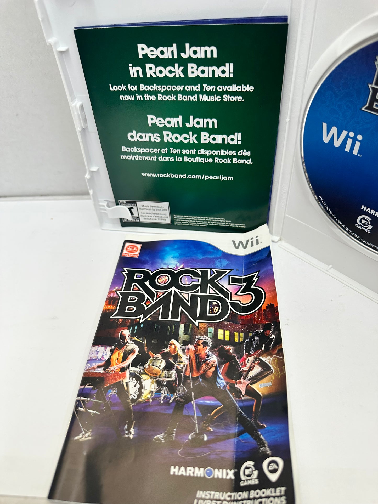 Rock Band 3 (Nintendo Wii, 2010) Complete CIB with Manual.
