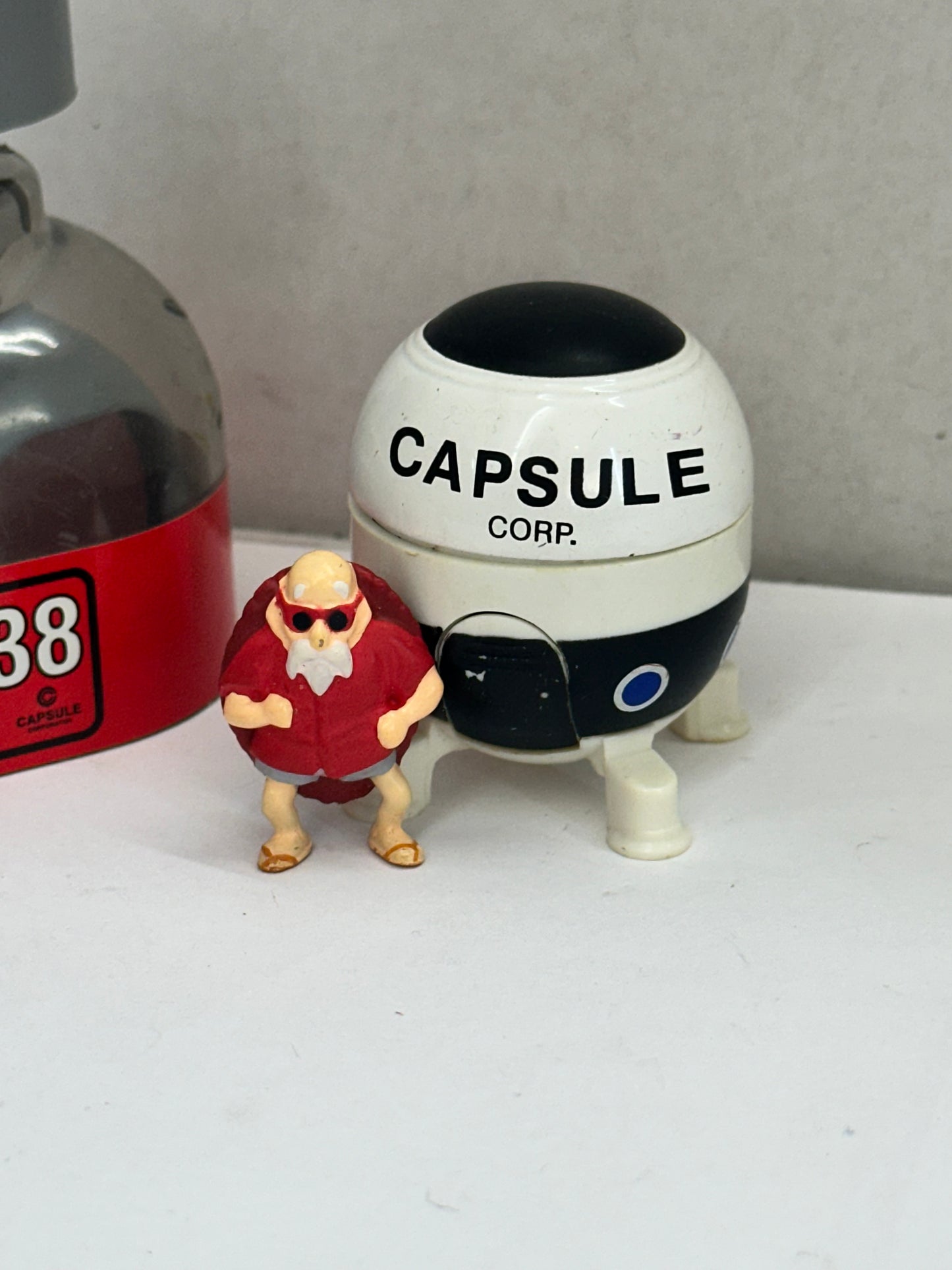 2000 Dragonball Z Mini Master Roshi Capsule Corporation Spaceship FUNimation