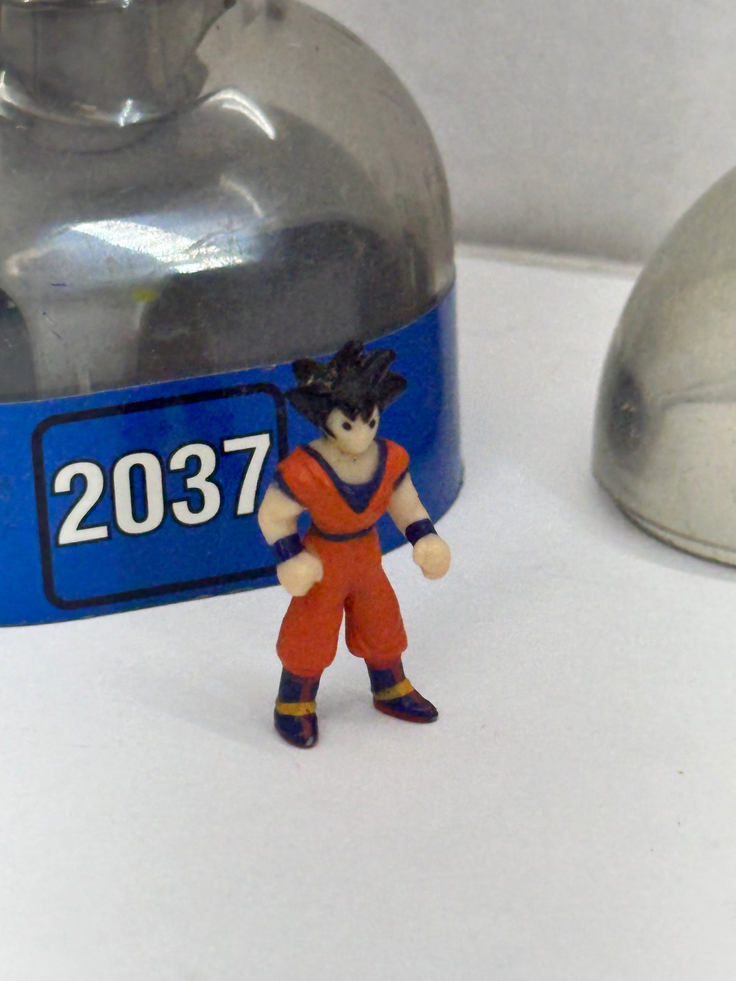 Irwin Toys Dragon Ball Z Die-Cast Capsule Nameccian Ship with Goku 2037
