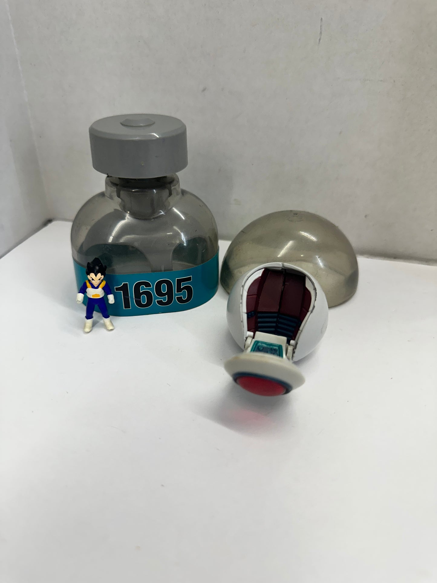 Extremely Rare Dragon Ball Z Capsule Corporation Vegeta's Saiyan Capsule