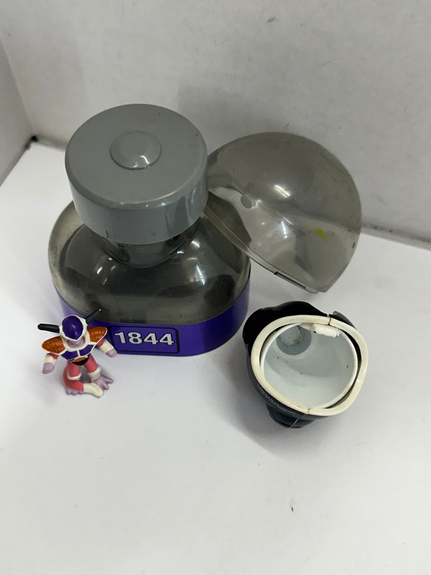 Irwin Dragon Ball Z Frieza Capsule Corporation Racing Pod Die-Cast Figure