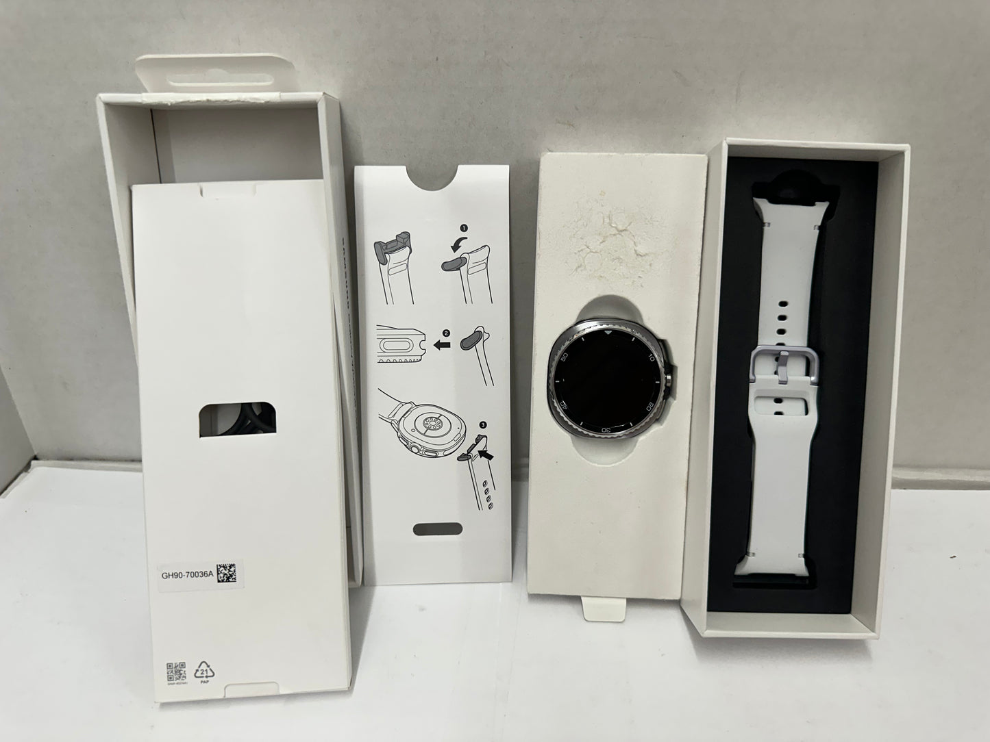 Samsung Galaxy Watch8 Classic 46mm Black Stainless - open box