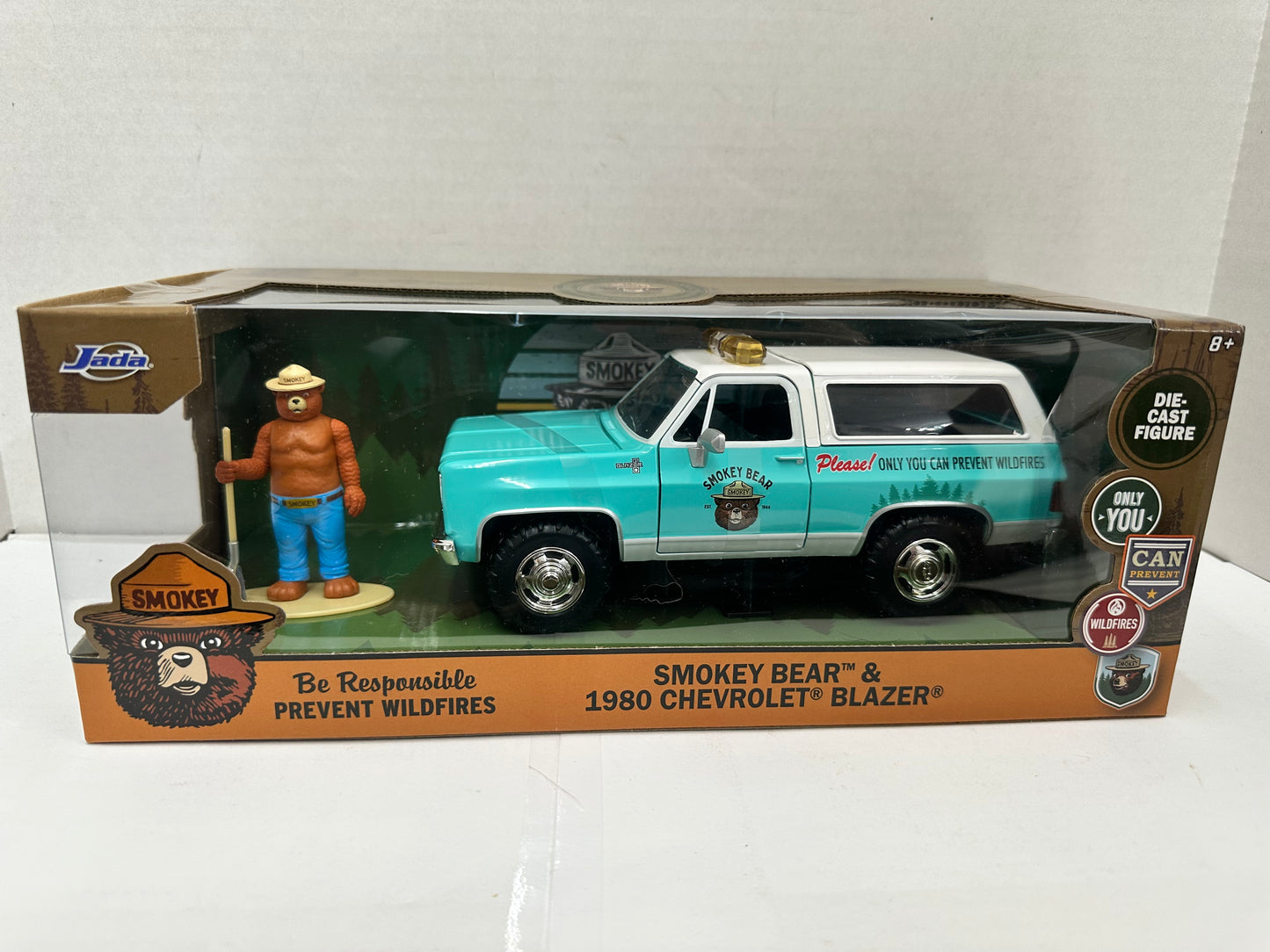 Jada 1:24 1980 Chevy Blazer Diecast Model Car & Smokey Bear Figures 36294 New