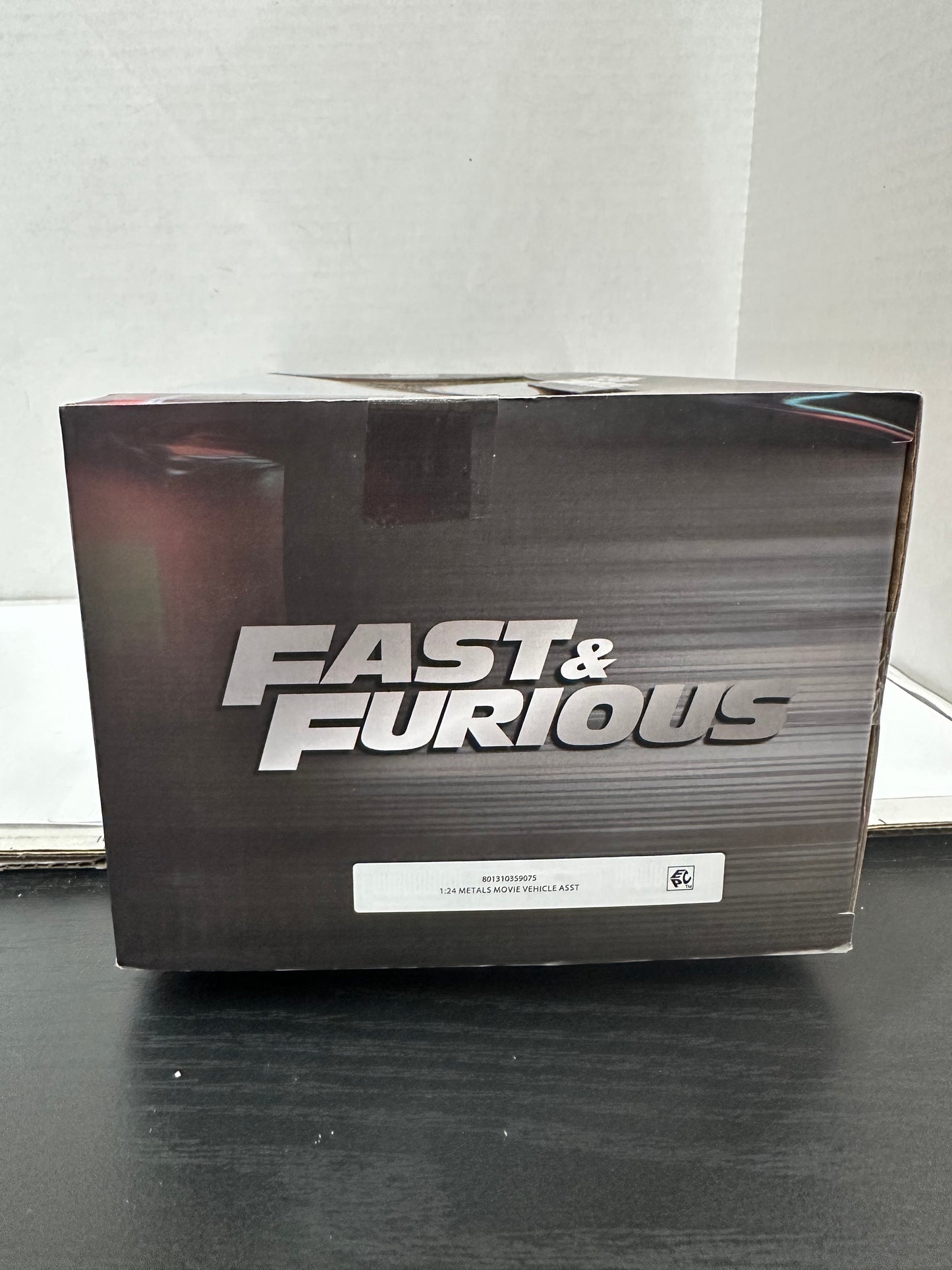 Jada Toys - 1:24 Fast & Furious 1 - Dodge Charger R/T with Dom Figure [New Toy]