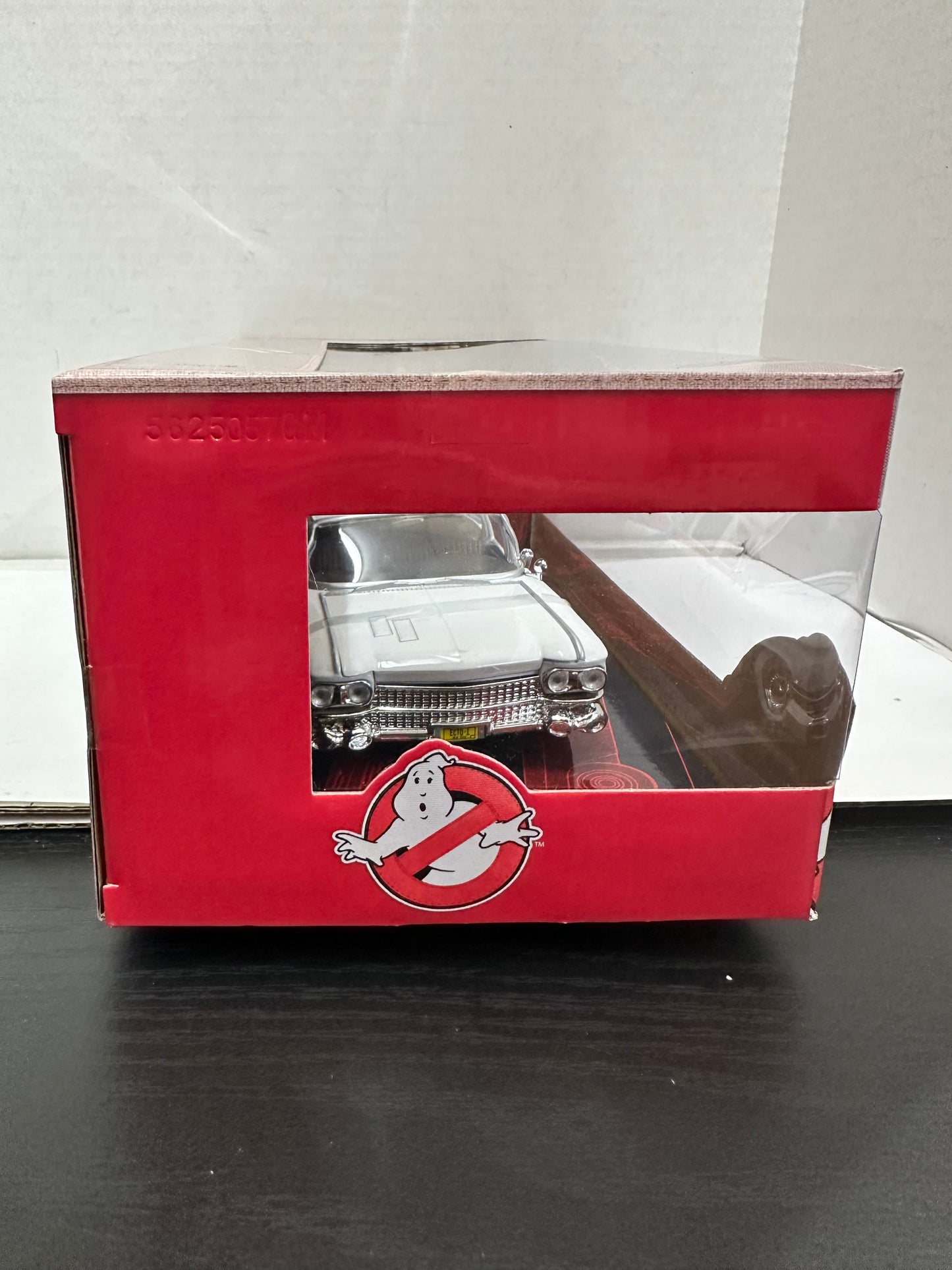 NEW Jada Toys 99731 Ghostbusters Hollywood Rides ECTO-1 1:24 Metal Die-Cast