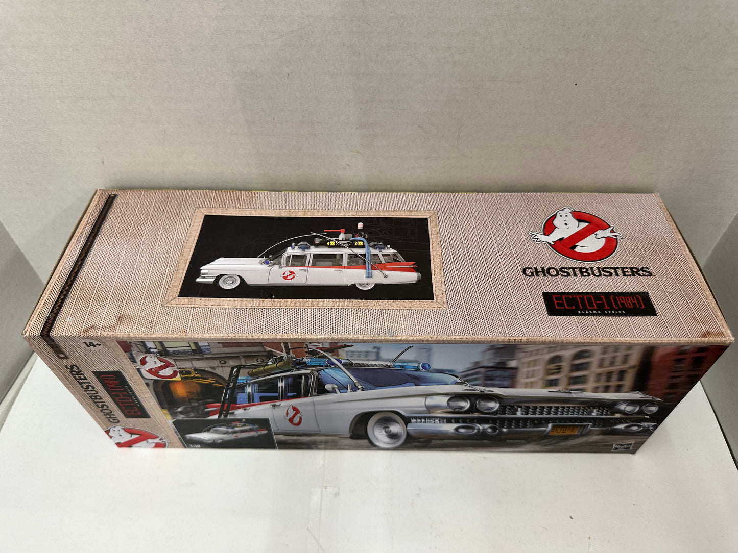 Ghostbusters Plasma Series Ecto-1 (1984) Vehicle 1:18 Scale Model