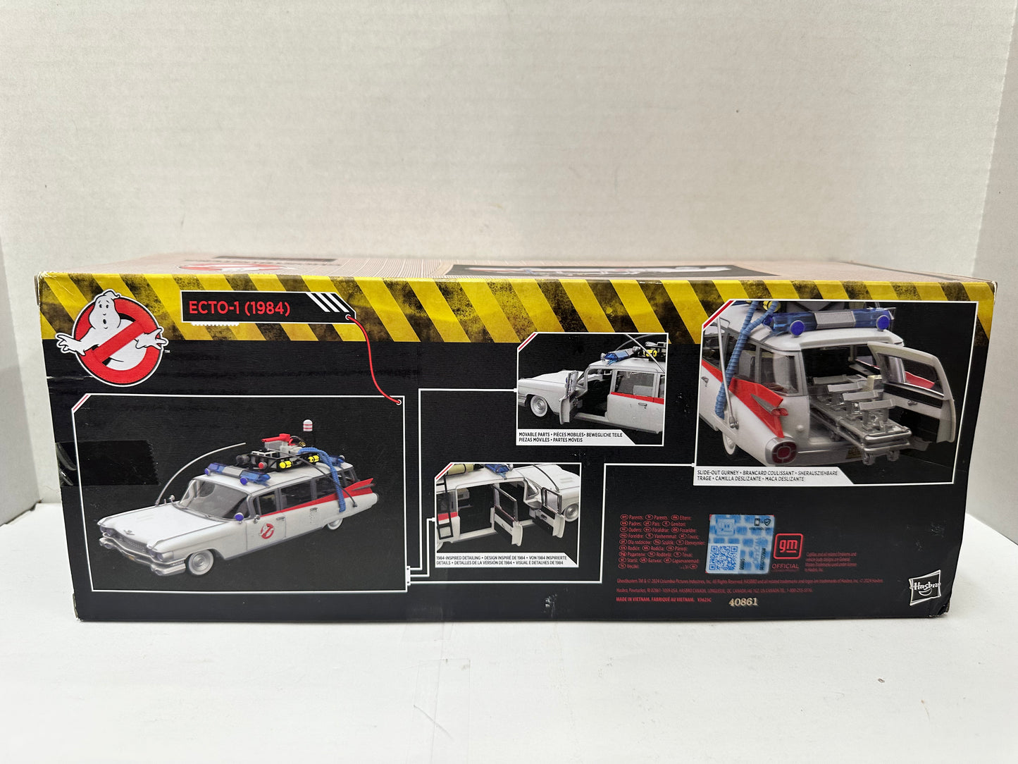Ghostbusters Plasma Series Ecto-1 (1984) Vehicle 1:18 Scale Model