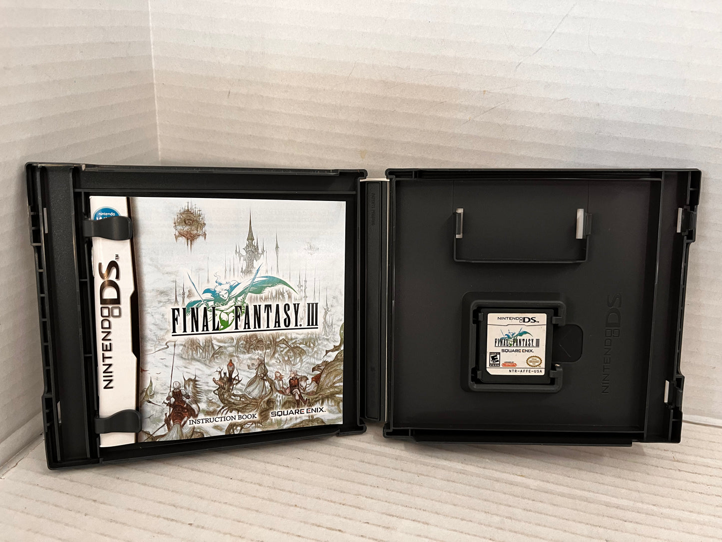 Final Fantasy III (Nintendo DS, 2006) Complete • CIB