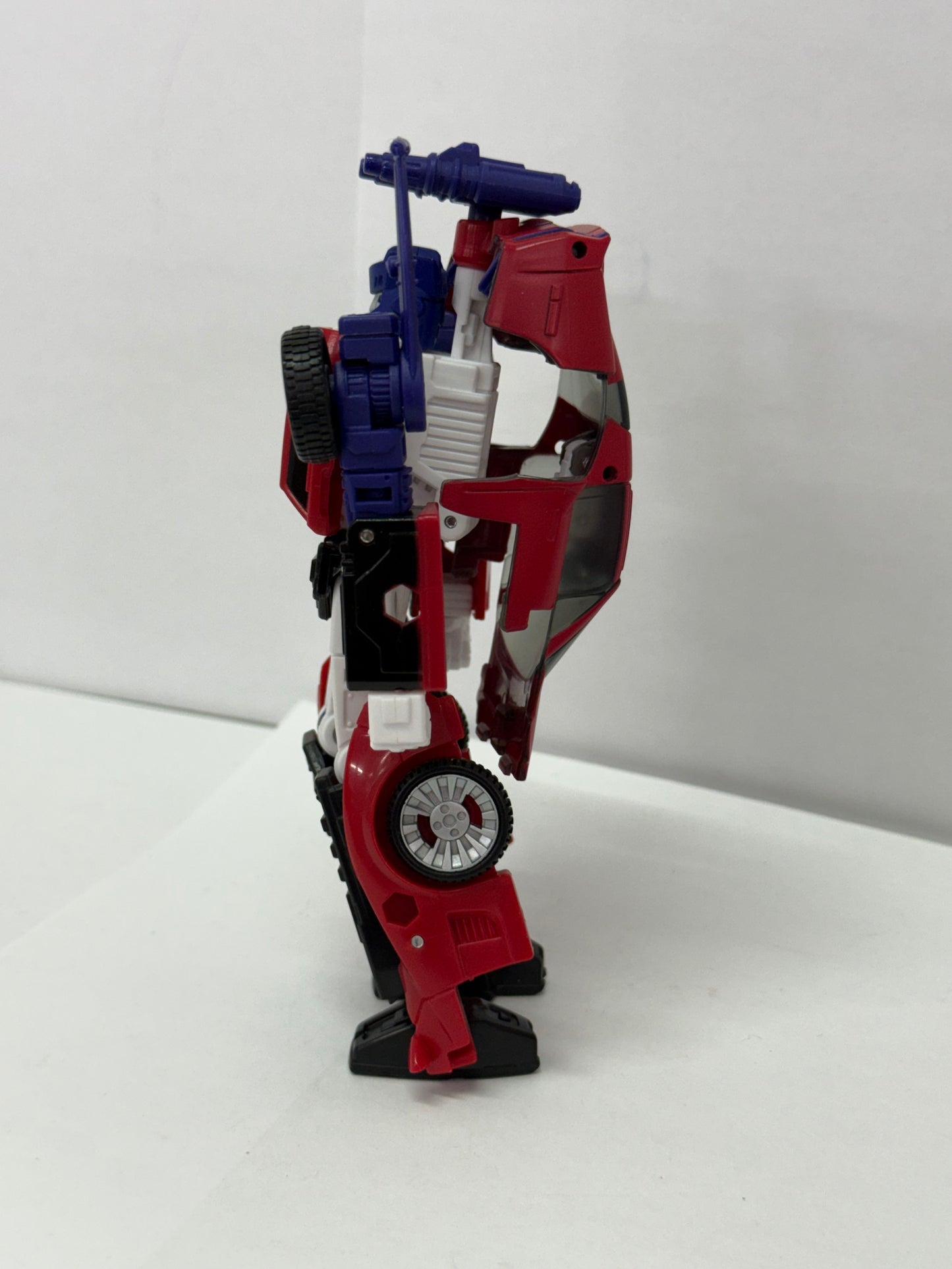 Hasbro Transformers Kingdom Target Exclusive Autobot Road Rage 2021 - #1