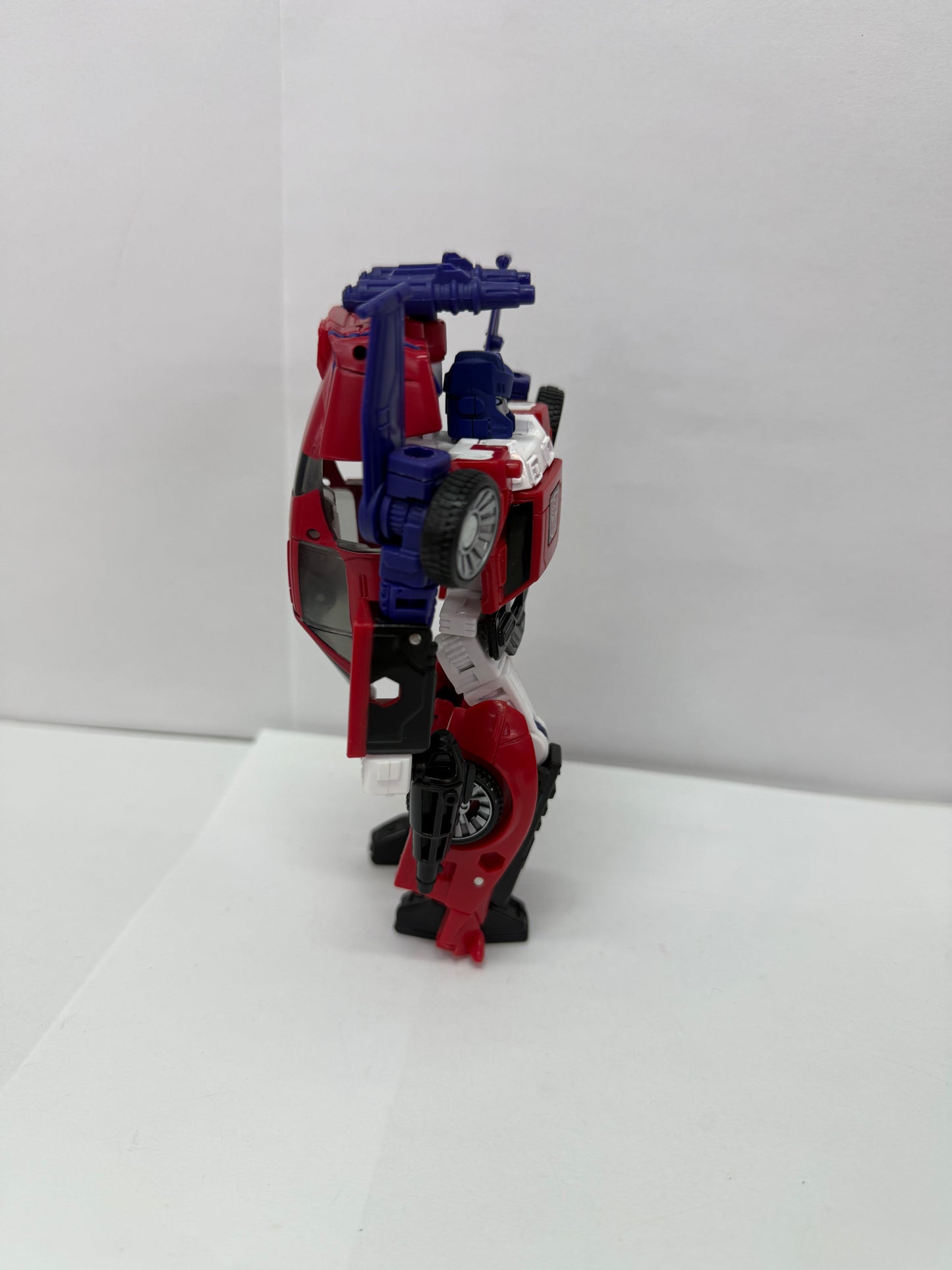 Hasbro Transformers Kingdom Target Exclusive Autobot Road Rage 2021 - #1