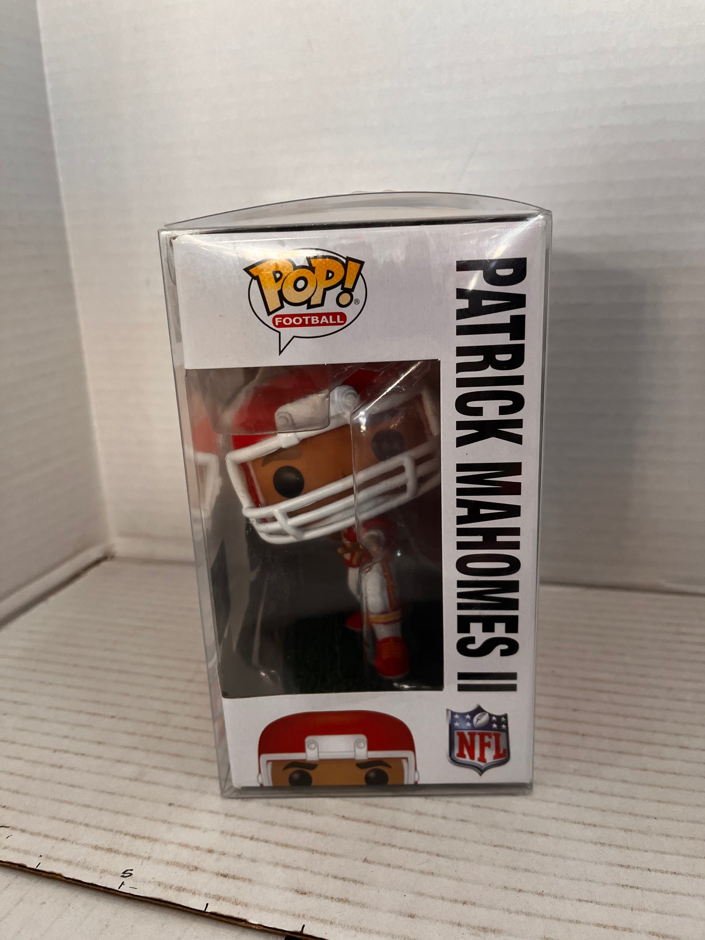 Funko Pop! Football Kansas City Chiefs Patrick Mahomes 148 W/ Pop Protector