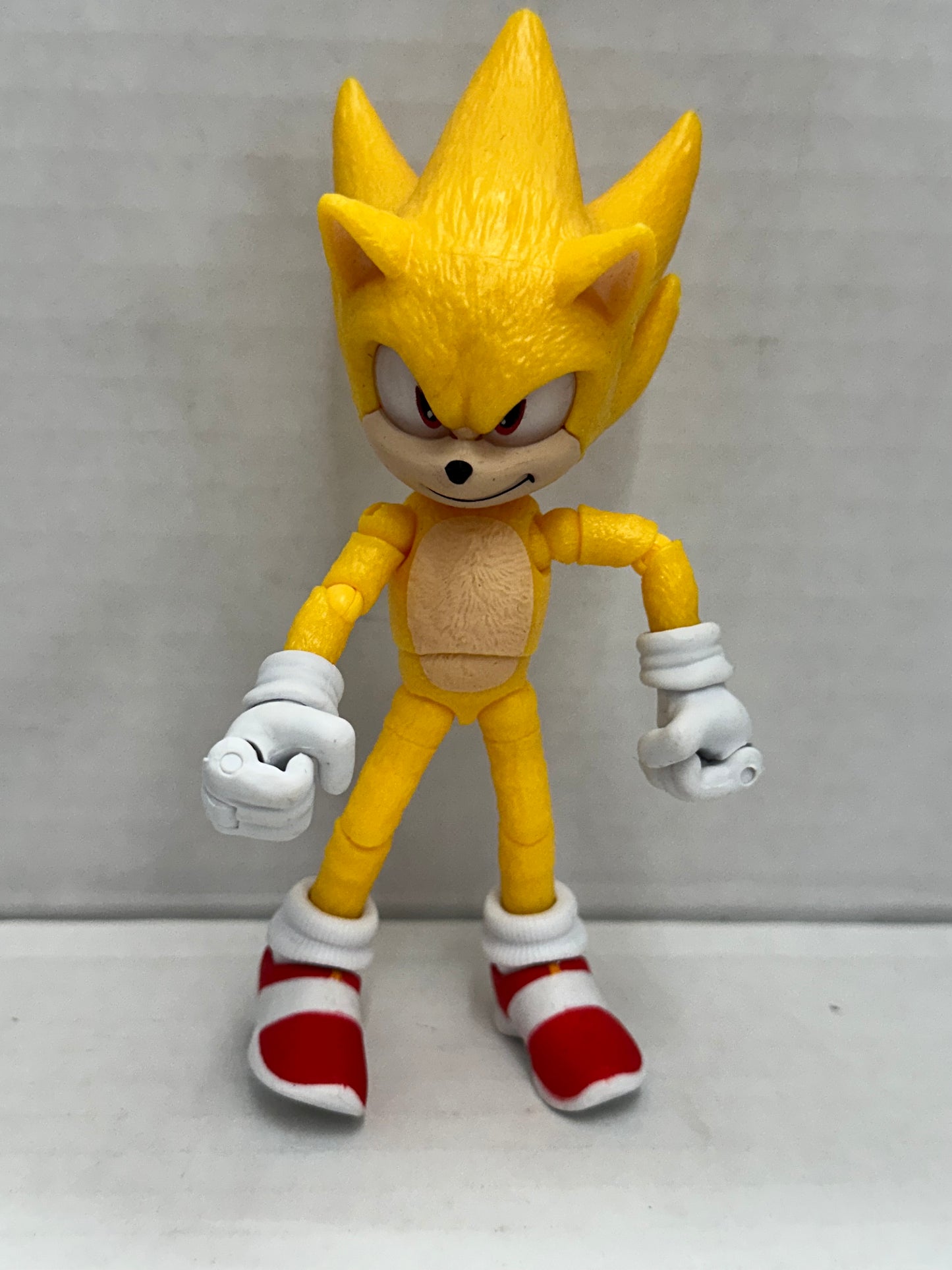 Jakks Pacific Sonic the Hedgehog Yellow Super Sonic 6" Poseable Action Figure