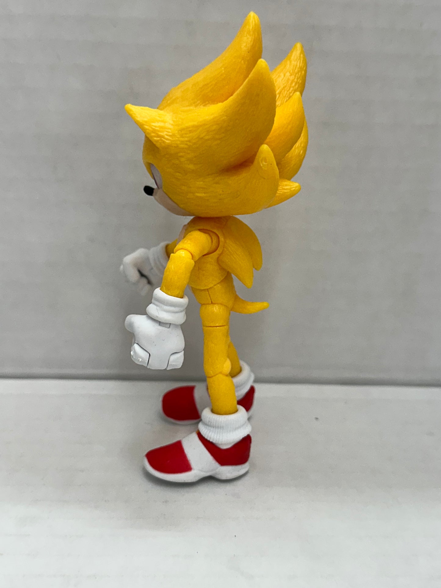 Jakks Pacific Sonic the Hedgehog Yellow Super Sonic 6" Poseable Action Figure
