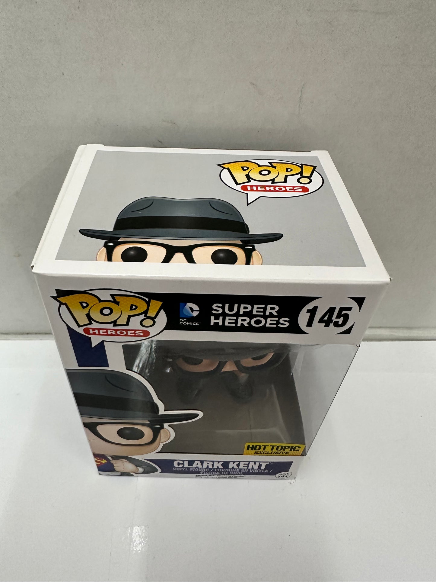 Funko Pop #145 DC Comics Super Heroes Clark Kent