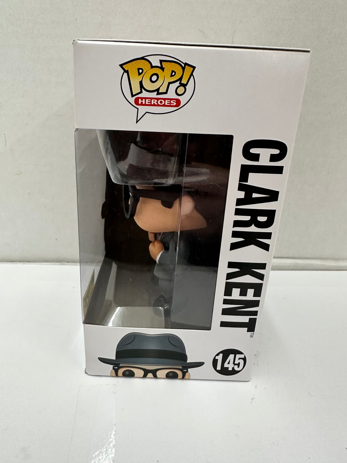 Funko Pop #145 DC Comics Super Heroes Clark Kent