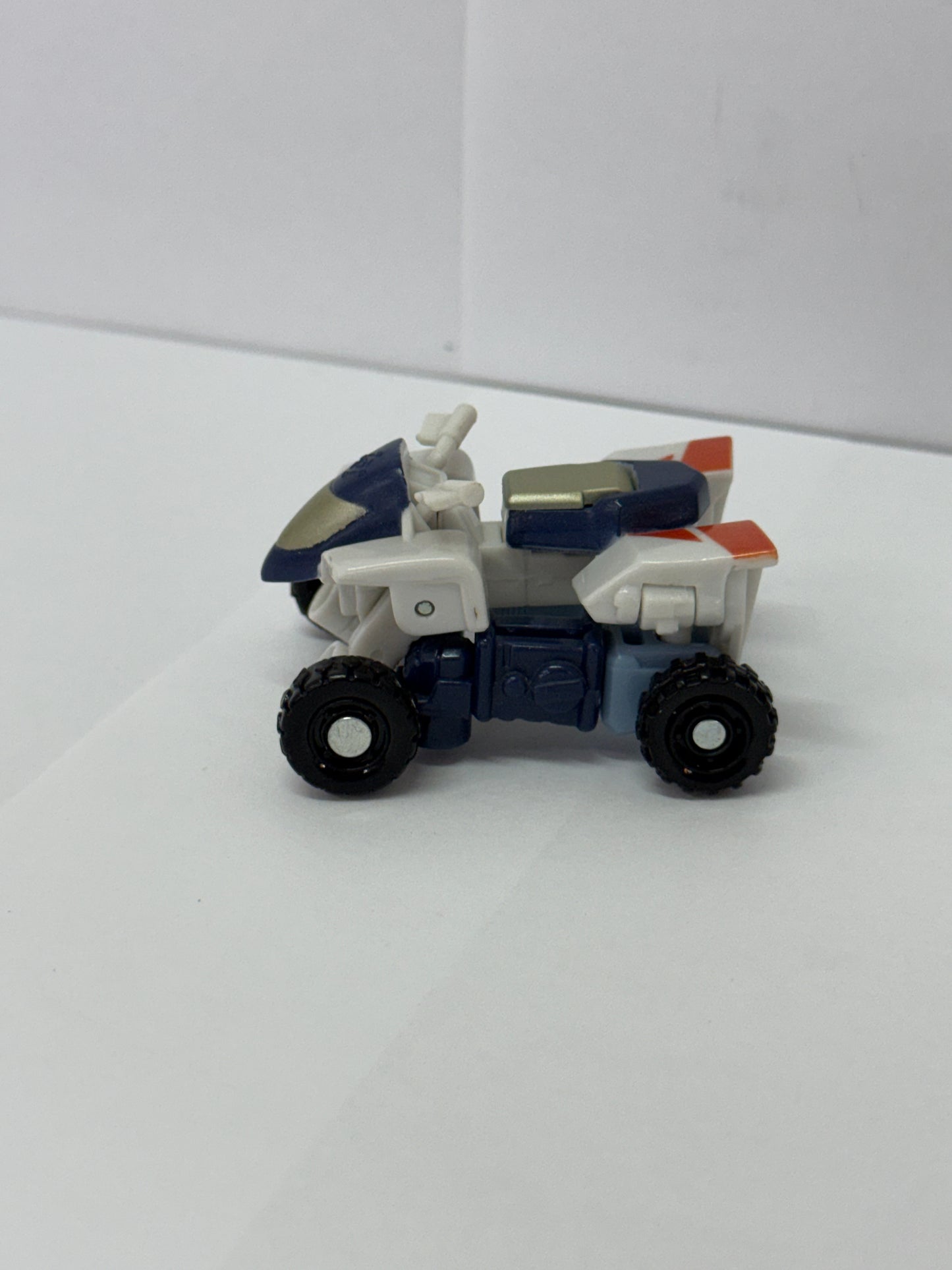 Transformers Energon Street Action Mini-Con Team SURESHOCK Perceptor 2004