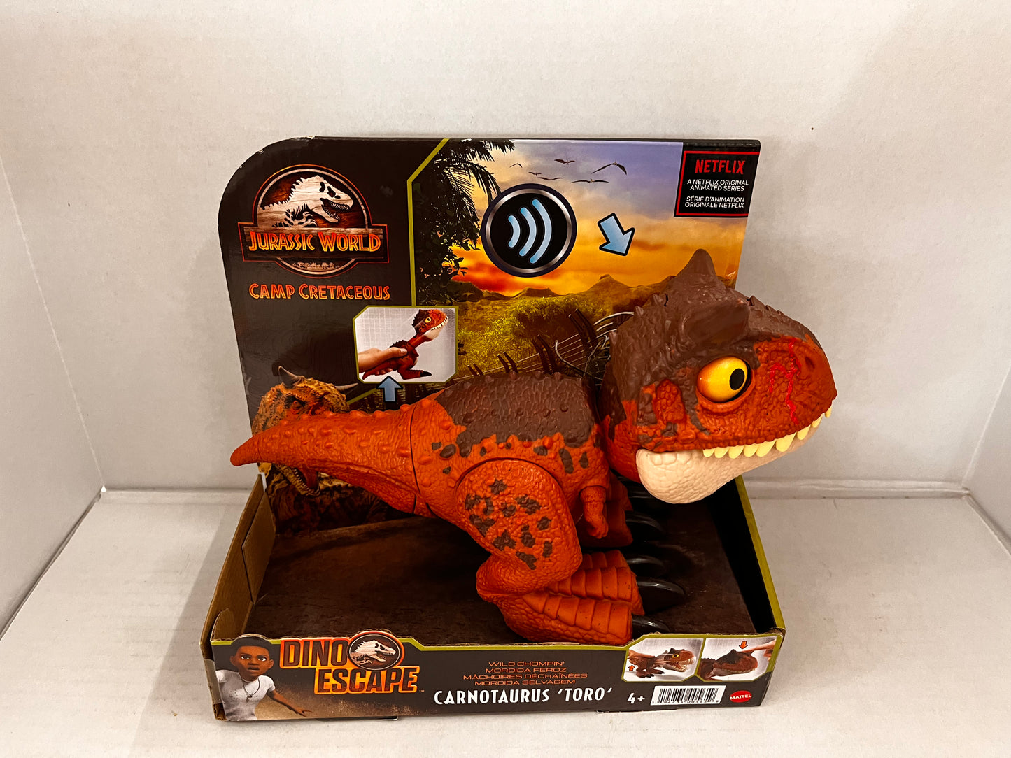 Jurassic World: Dino Escape Camp Cretaceous Carnotaurus Toro Figure