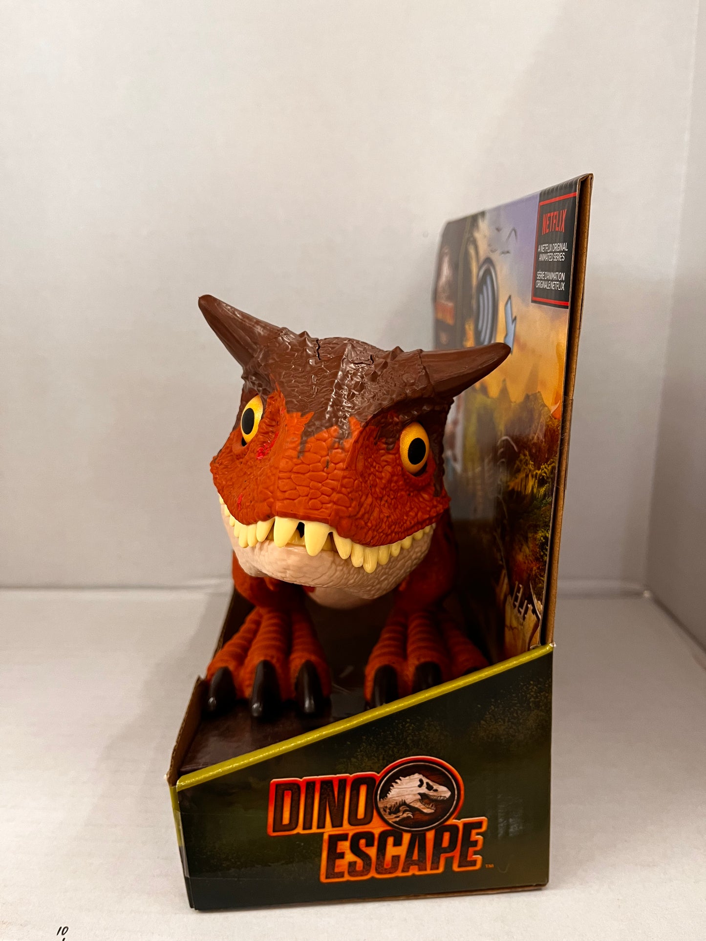 Jurassic World: Dino Escape Camp Cretaceous Carnotaurus Toro Figure