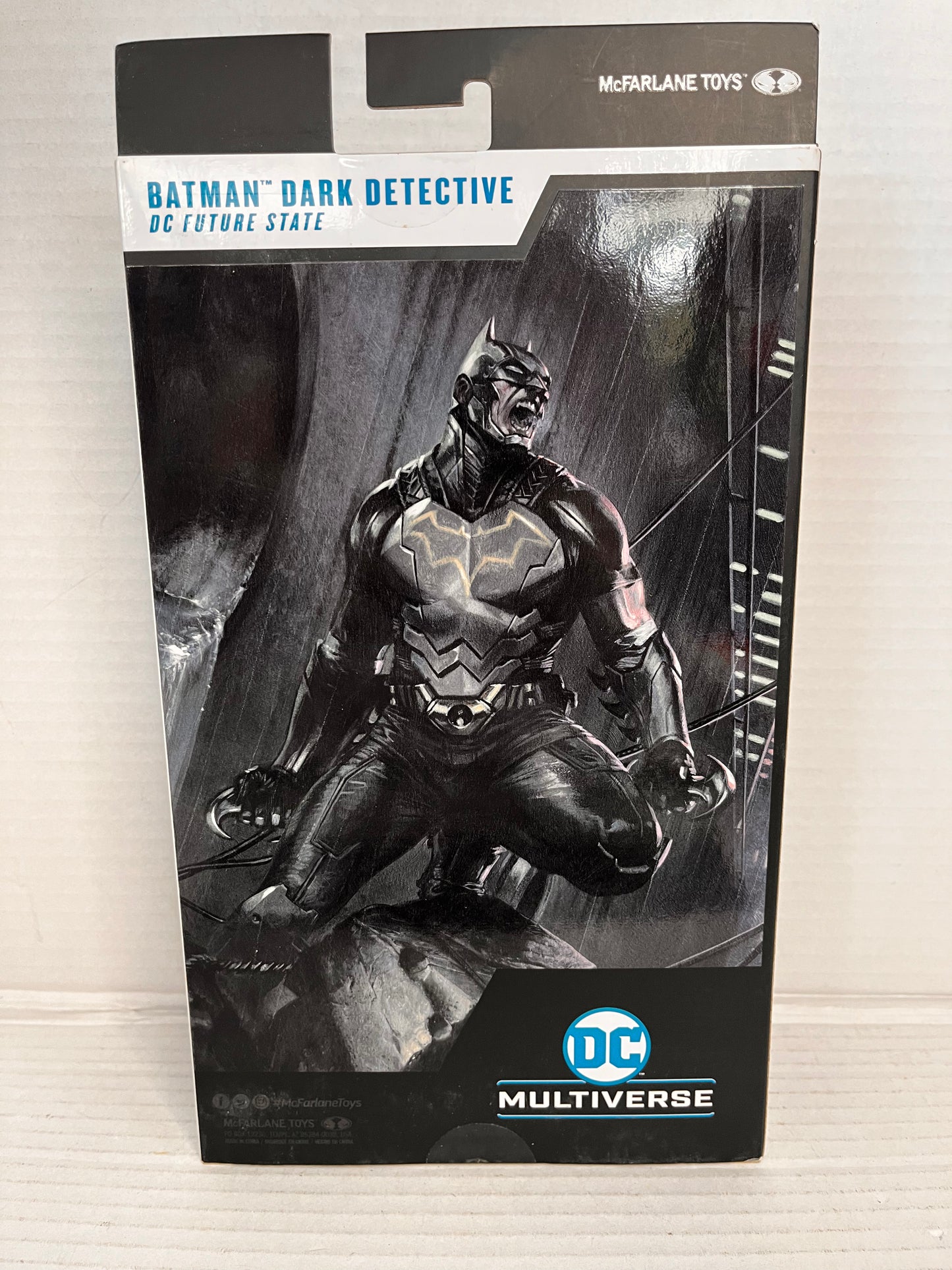 Gold Label Batman Dark Detective DC Future State - 7" Action Figure