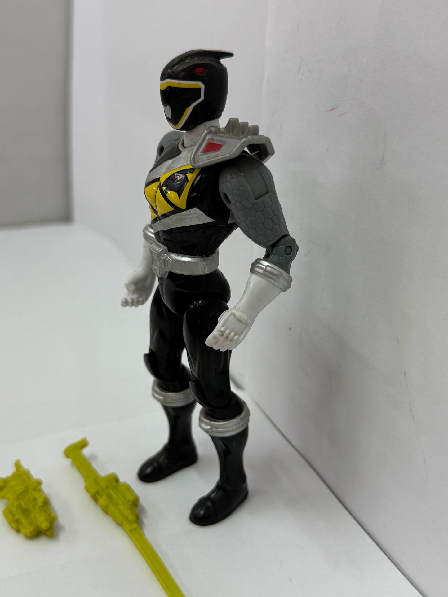 Power Rangers Dino Charge Black Ranger 5" Action Hero 100% Complete - Bandai