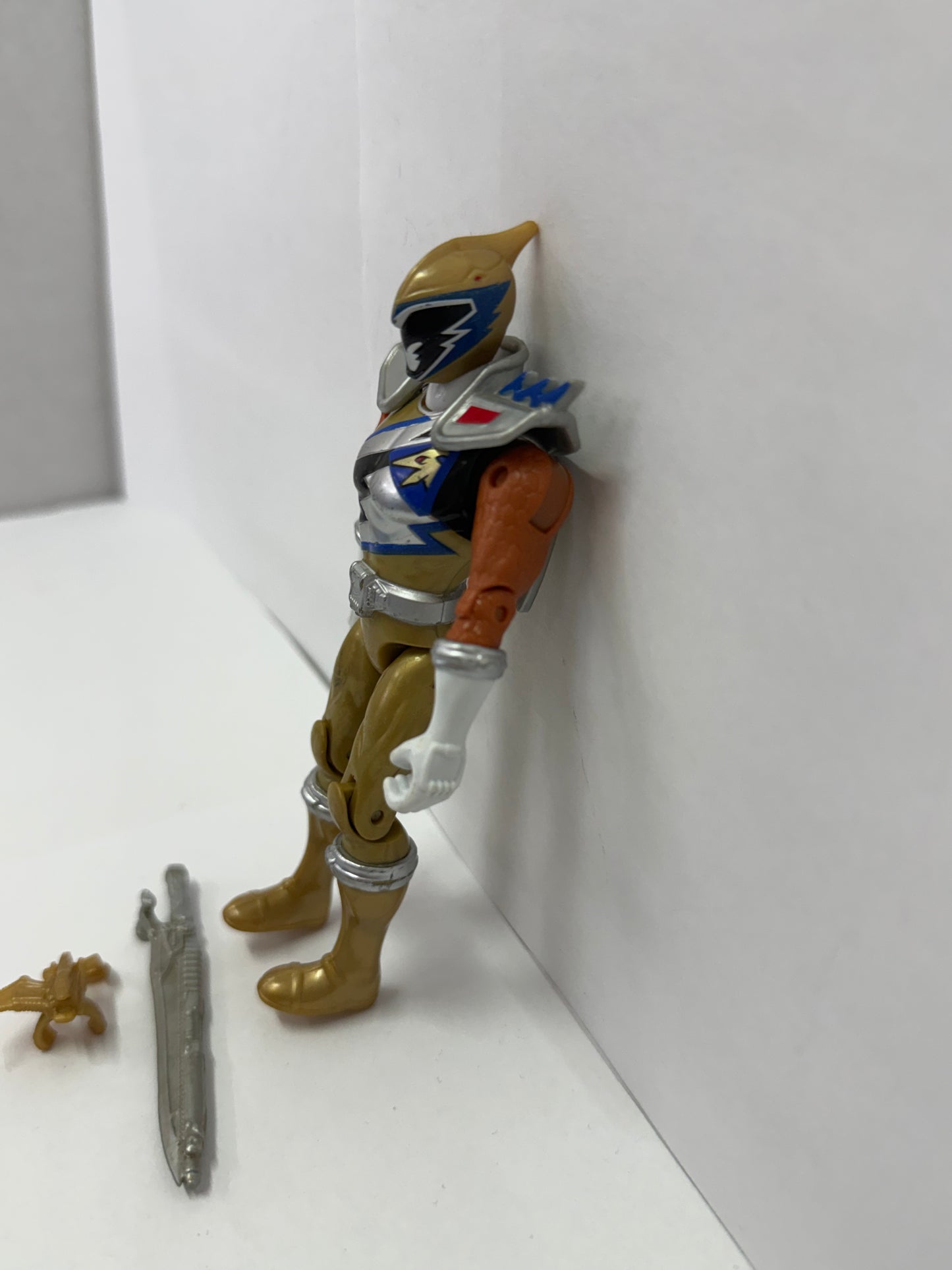 Power Rangers Super Charge Dino Drive Edition Gold Ranger Action Figure Complete