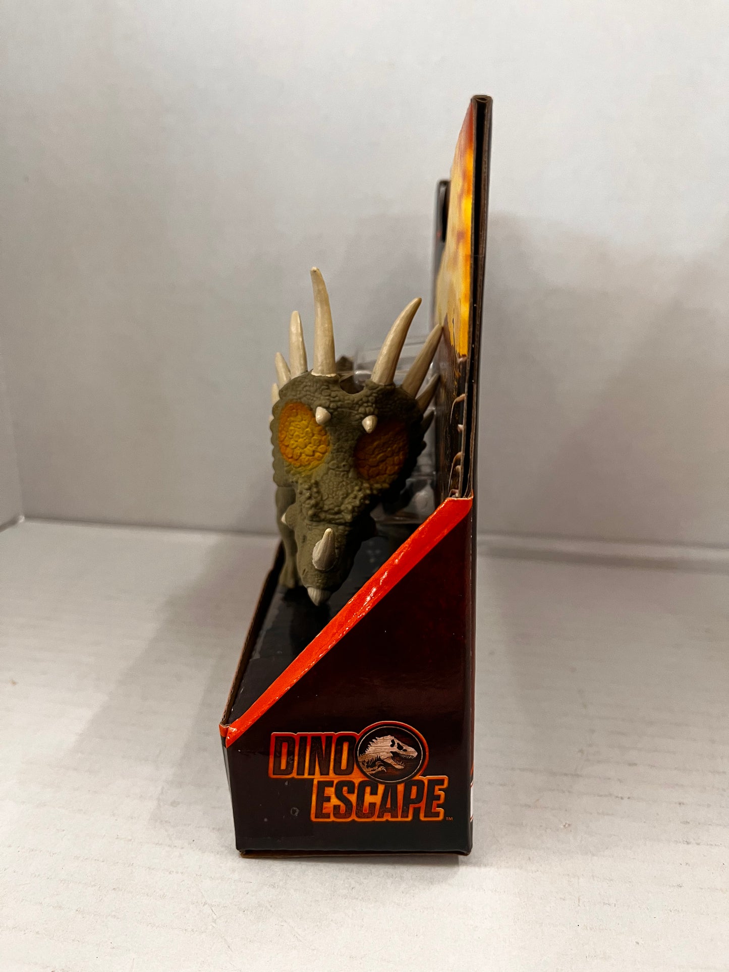 MATTEL Jurassic World Fierce Force Styracosaurus Dino Escape