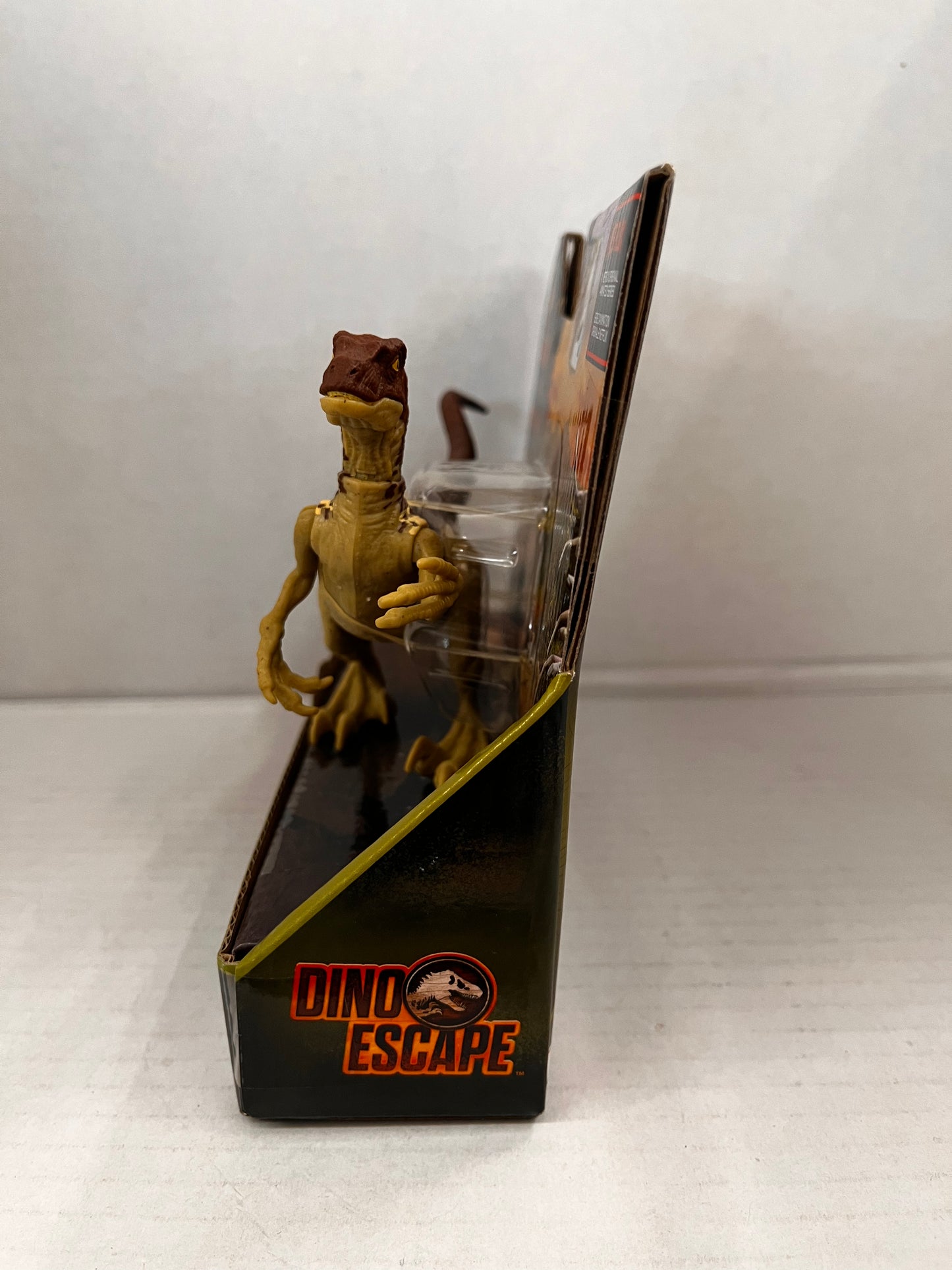 Jurassic World Camp Cretaceous VELOCIRAPTOR Dino Escape Fierce Force