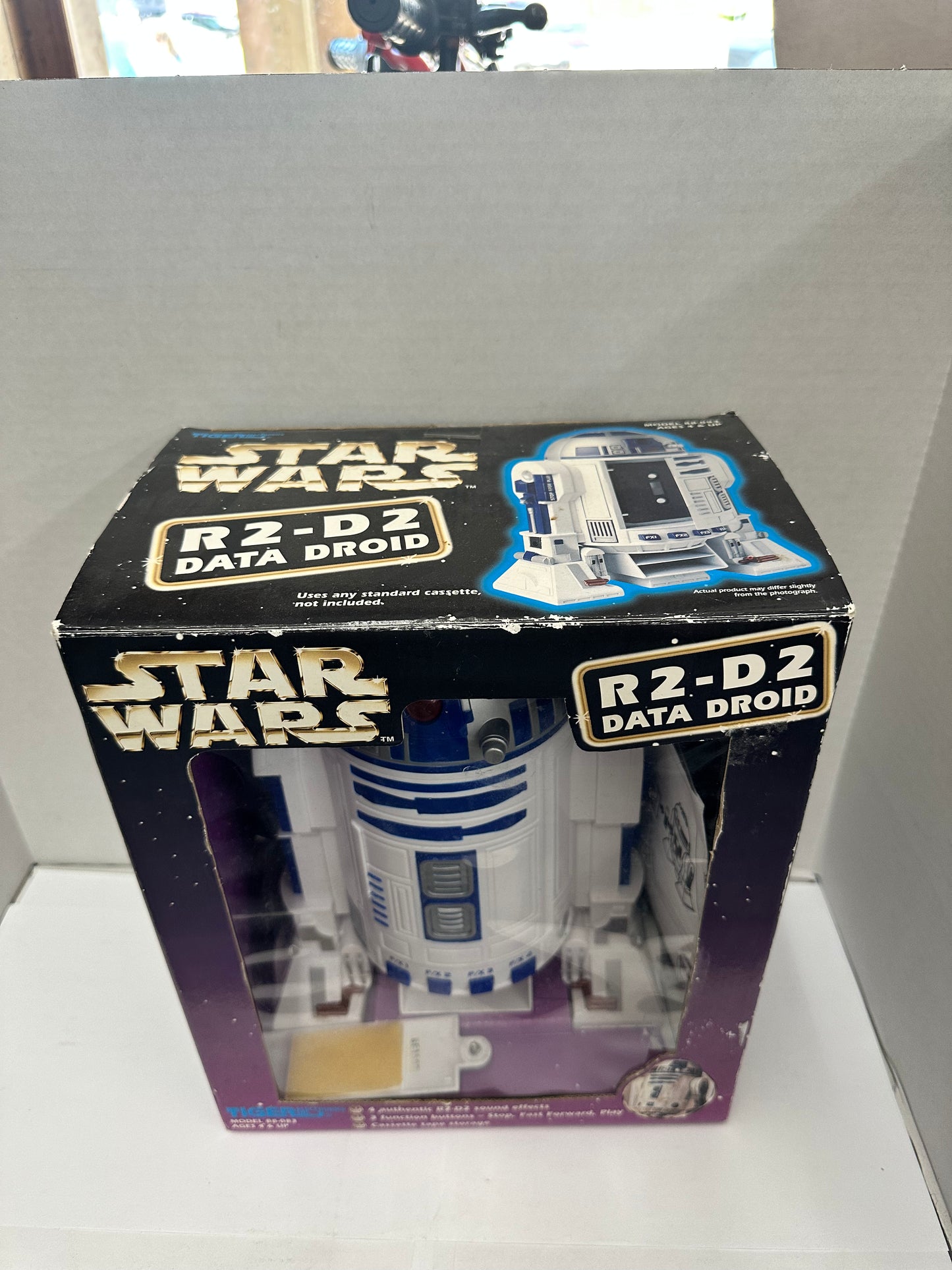 Star Wars R2-D2 Data Droid Cassette Player 88-083 Tiger Electronics Inc. 1997