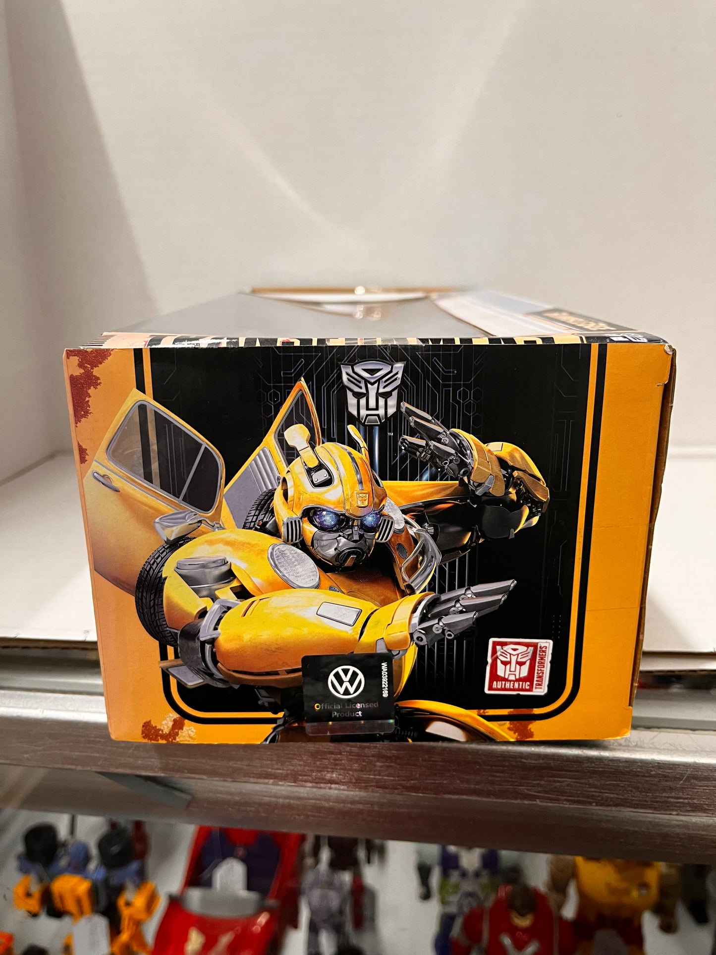 Jada Transformers 1971 Volkswagen Beetle Bumblebee Movie & Charlie Figure