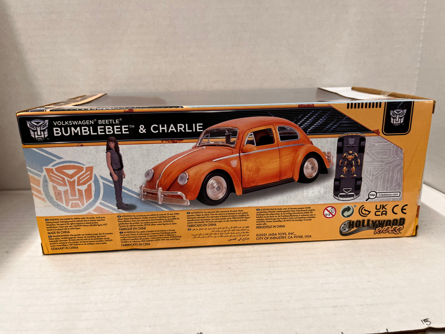 Jada Transformers 1971 Volkswagen Beetle Bumblebee Movie & Charlie Figure