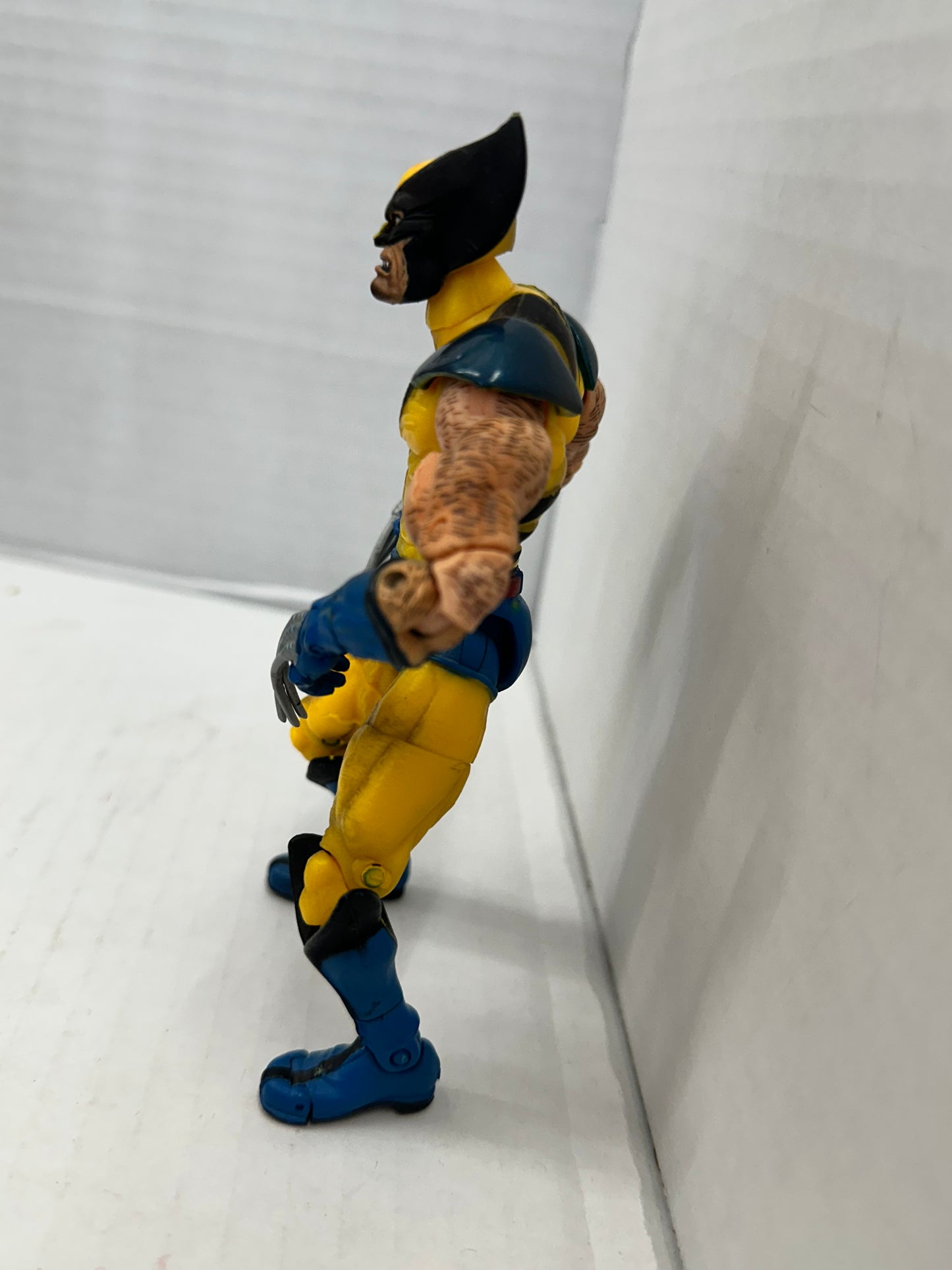 ToyBiz Marvel Legends Series 3 Wolverine 6" Loose Action Figure 2002