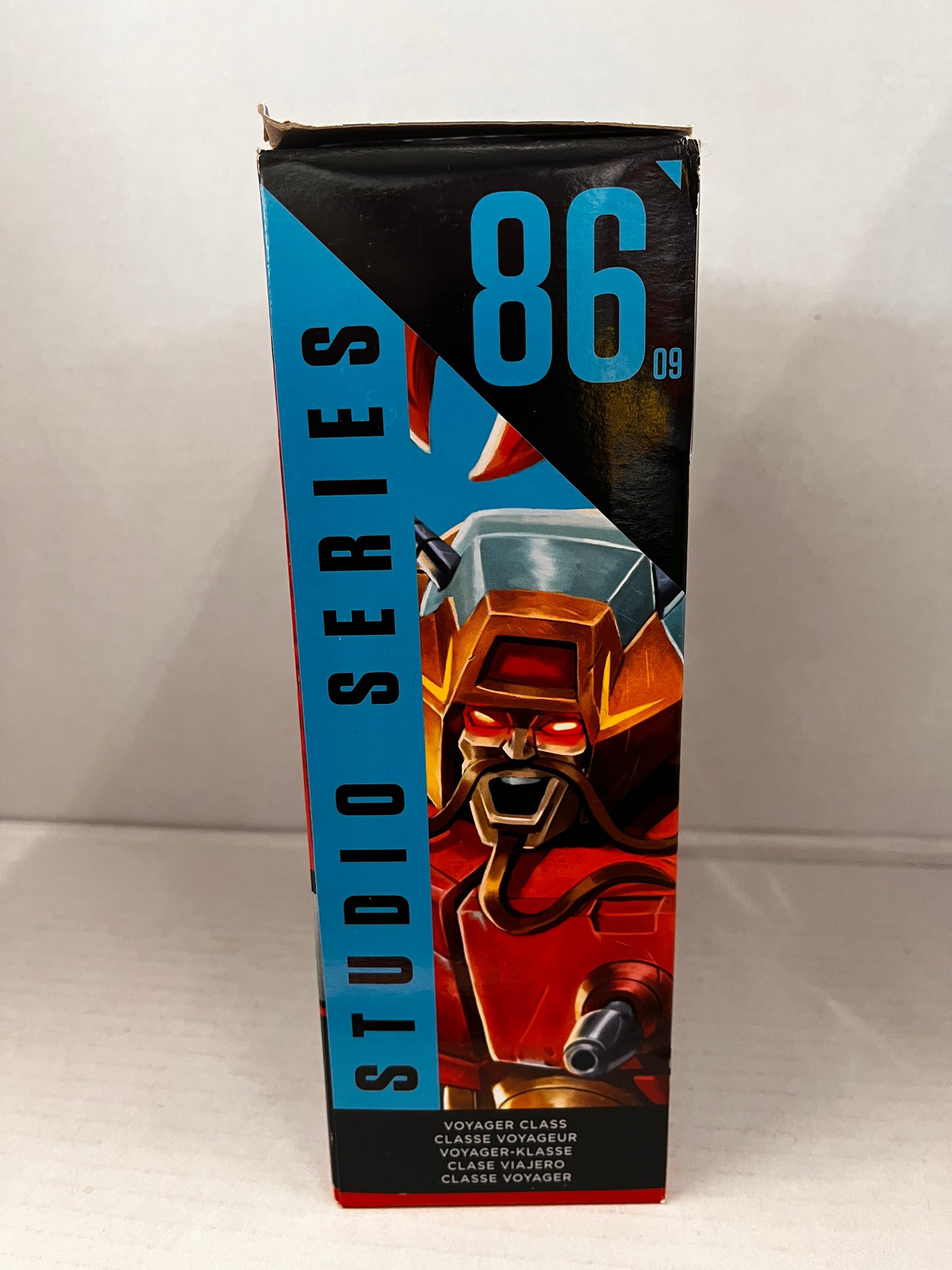 Transformers Studio Series 86-09 Wreck-Gar Voyager Class Figure Box Wear