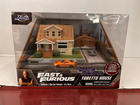 Jada Toys Fast & Furious  Toretto's House Display Nano With 2 Diecast Cars