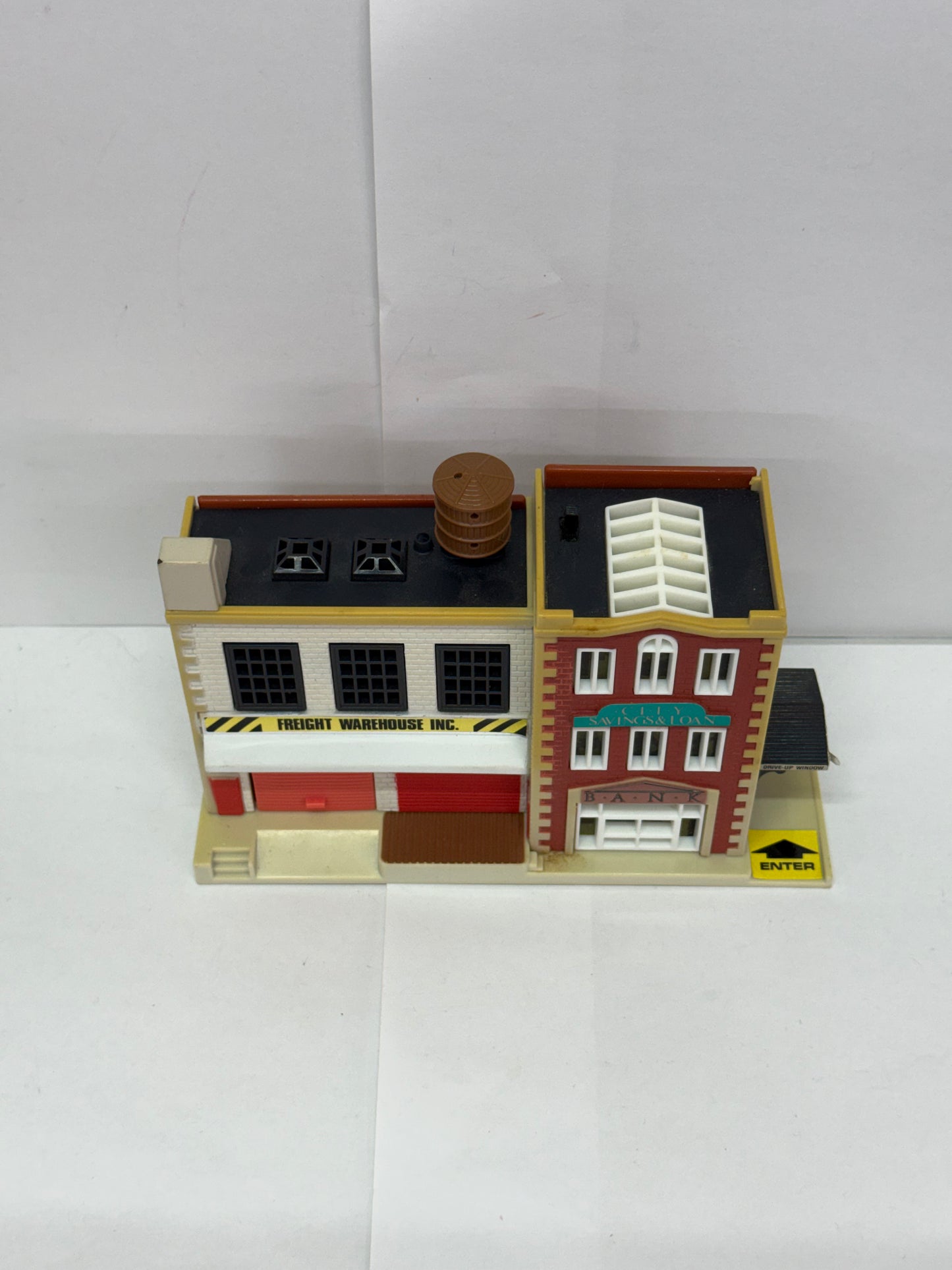 VTG 1990 Galoob Micro Machines Building Freight Warehouse & Bank Playset