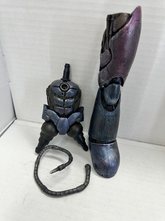 TOY BIZ MARVEL LEGENDS BAF SENTINEL LOWER TORSO AND LEFT LEG