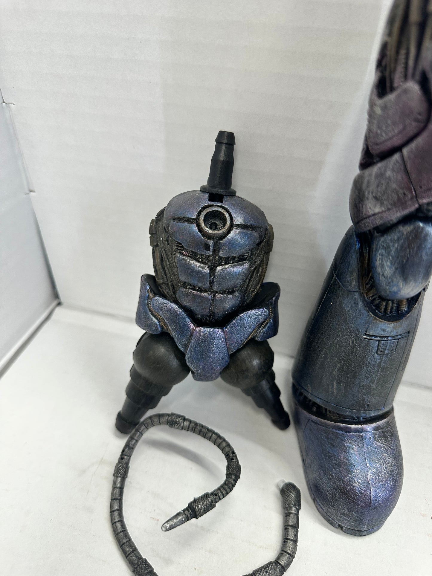 TOY BIZ MARVEL LEGENDS BAF SENTINEL LOWER TORSO AND LEFT LEG