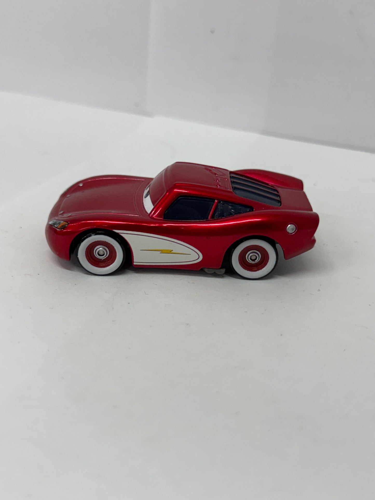 Disney Pixar Cars Cruisin' Lightning McQueen Diecast 1:55 FC Radiator Springs #3