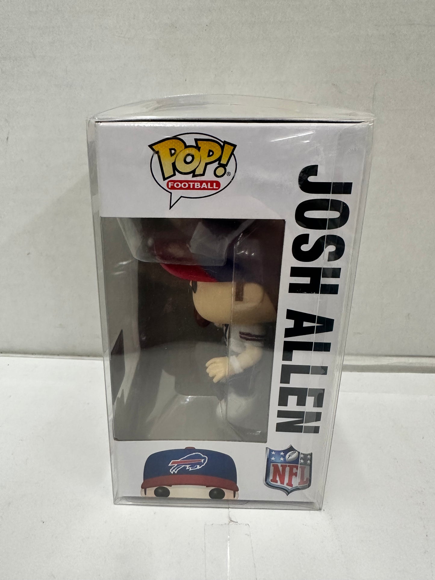 Funko Pop! Vinyl: Josh Allen #109 *Buffalo Bills* W/ Pop Protector