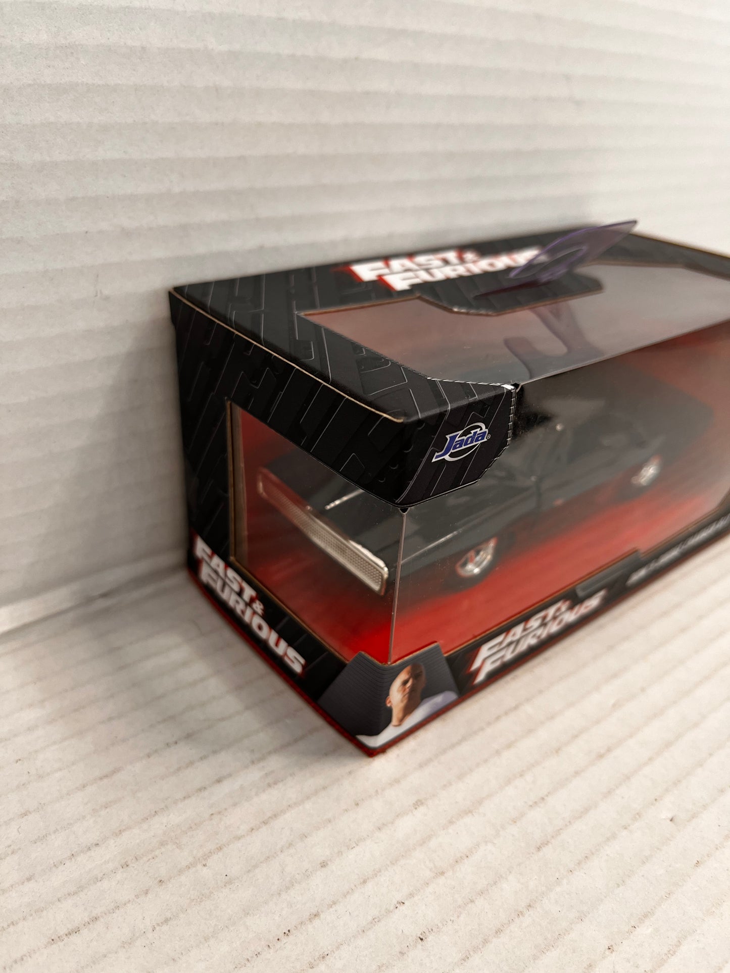 JADA METALS DIE CAST DOM'S DODGE CHARGER R/T  BLACK Fast & Furious 1:32  Red Pkg