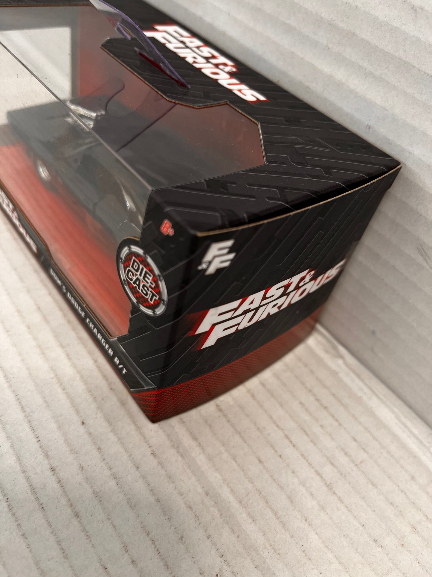 JADA METALS DIE CAST DOM'S DODGE CHARGER R/T  BLACK Fast & Furious 1:32  Red Pkg