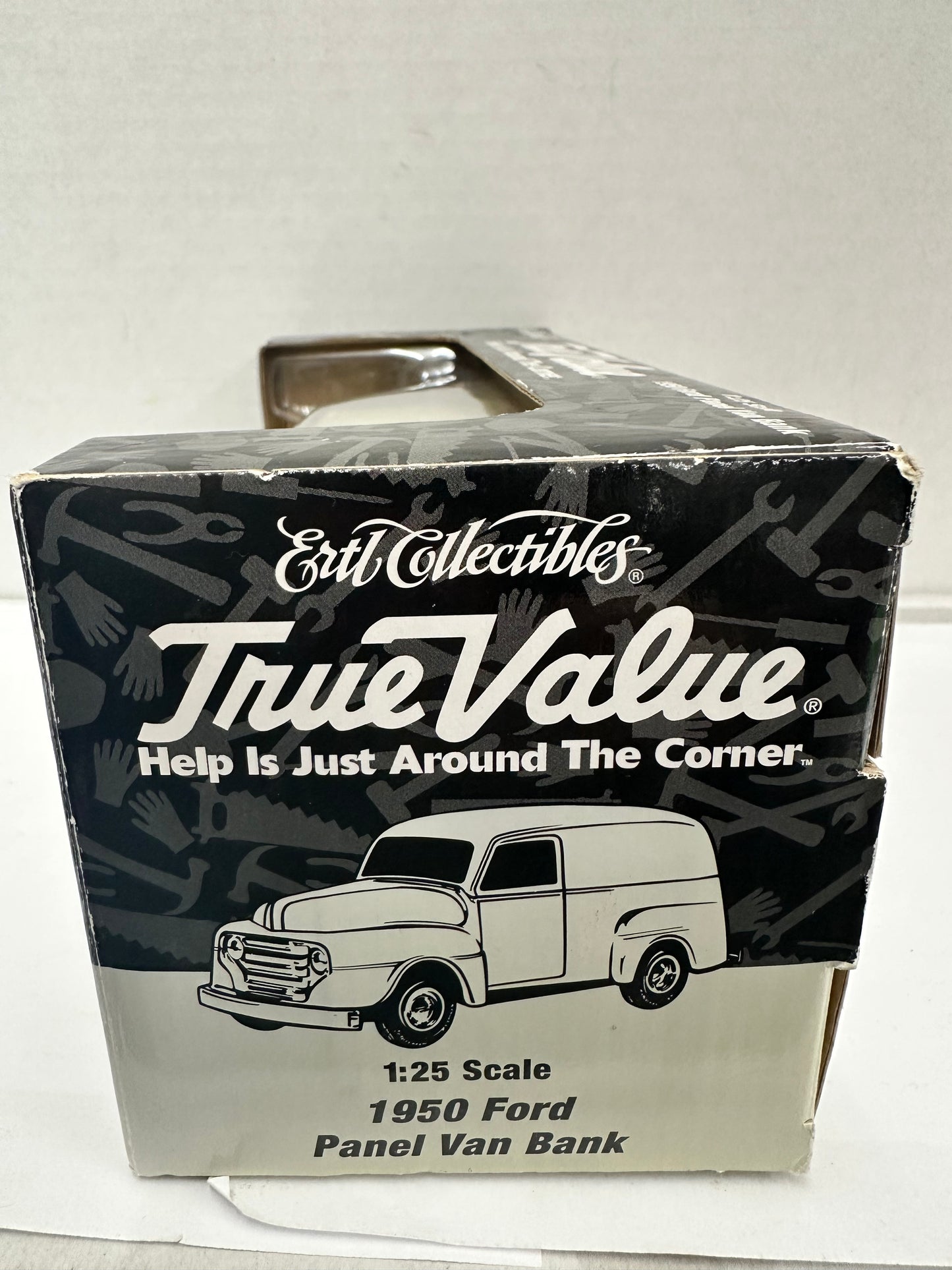 Ertl Collectibles 1:25 Scale Die Cast True Value 1950 Ford Panel Van Bank No. 23